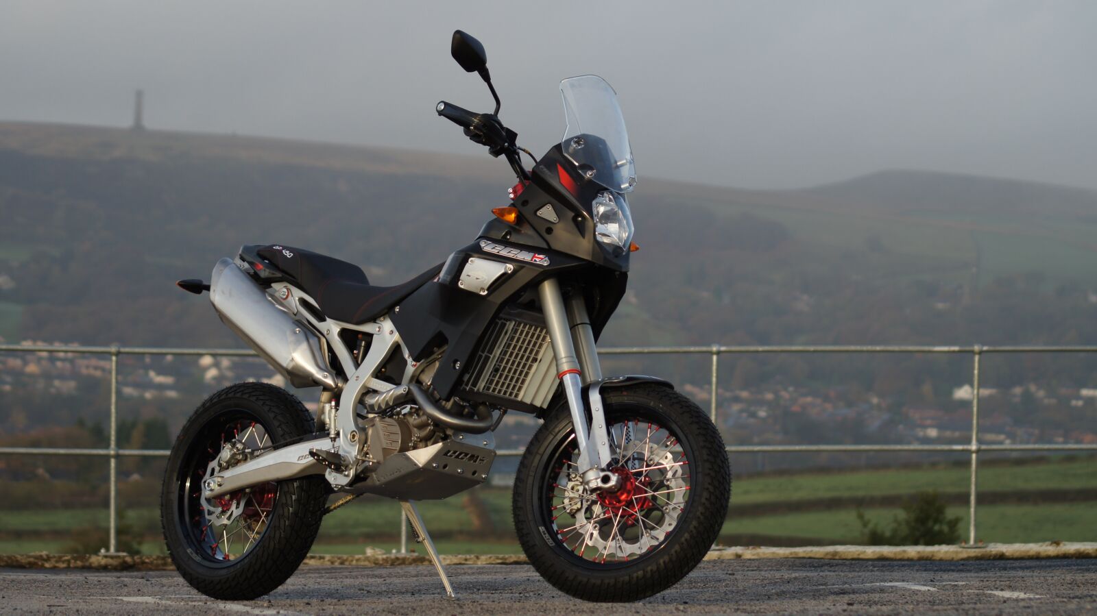 Sony SLT-A35 sample photo. Ramsbottom, holcombe hill, peel photography