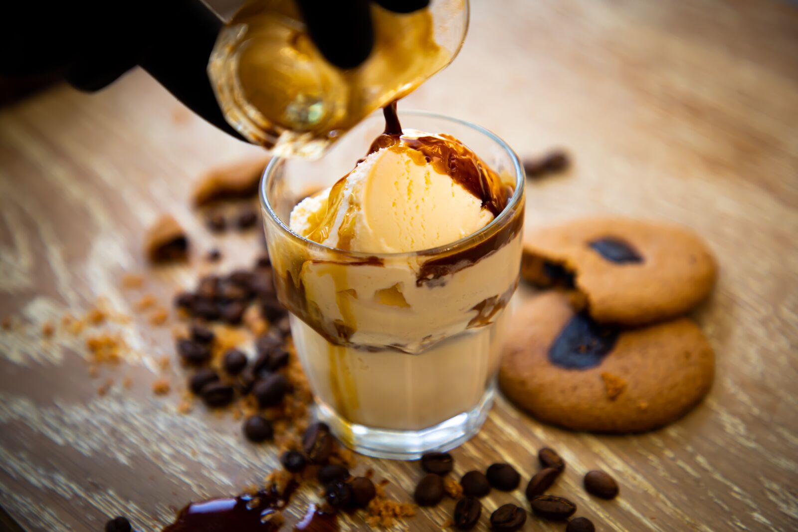 Canon EOS 5D Mark IV sample photo. Coffee, ice cream, cookies photography