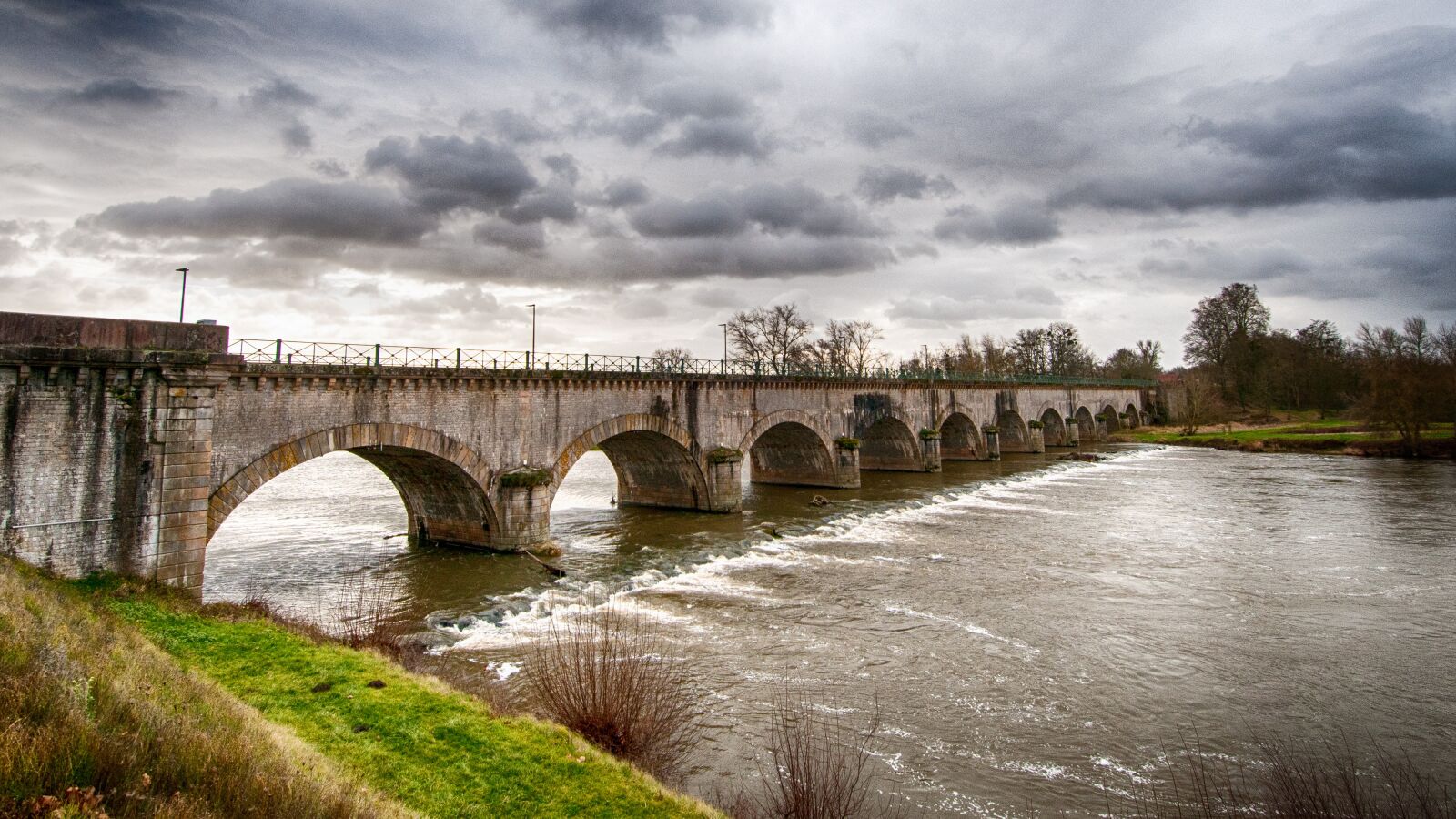 Nikon D300S sample photo. France, burgundy, digoin photography