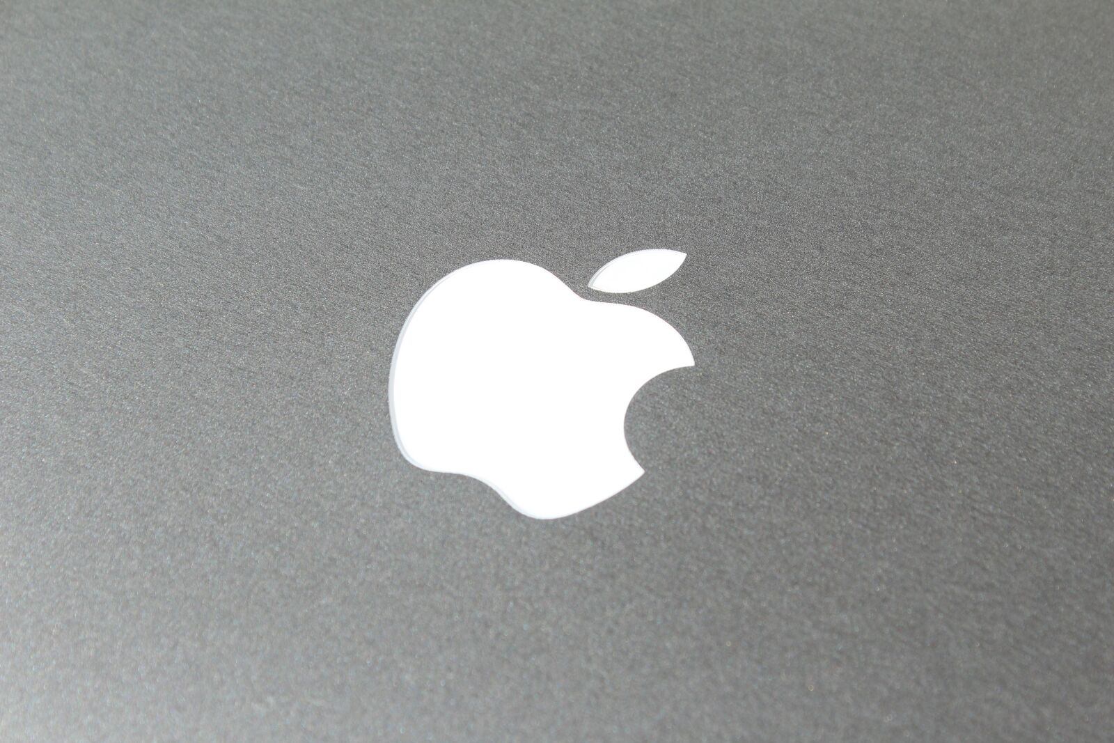 Canon EOS 1200D (EOS Rebel T5 / EOS Kiss X70 / EOS Hi) sample photo. Apple, macbook, logo photography