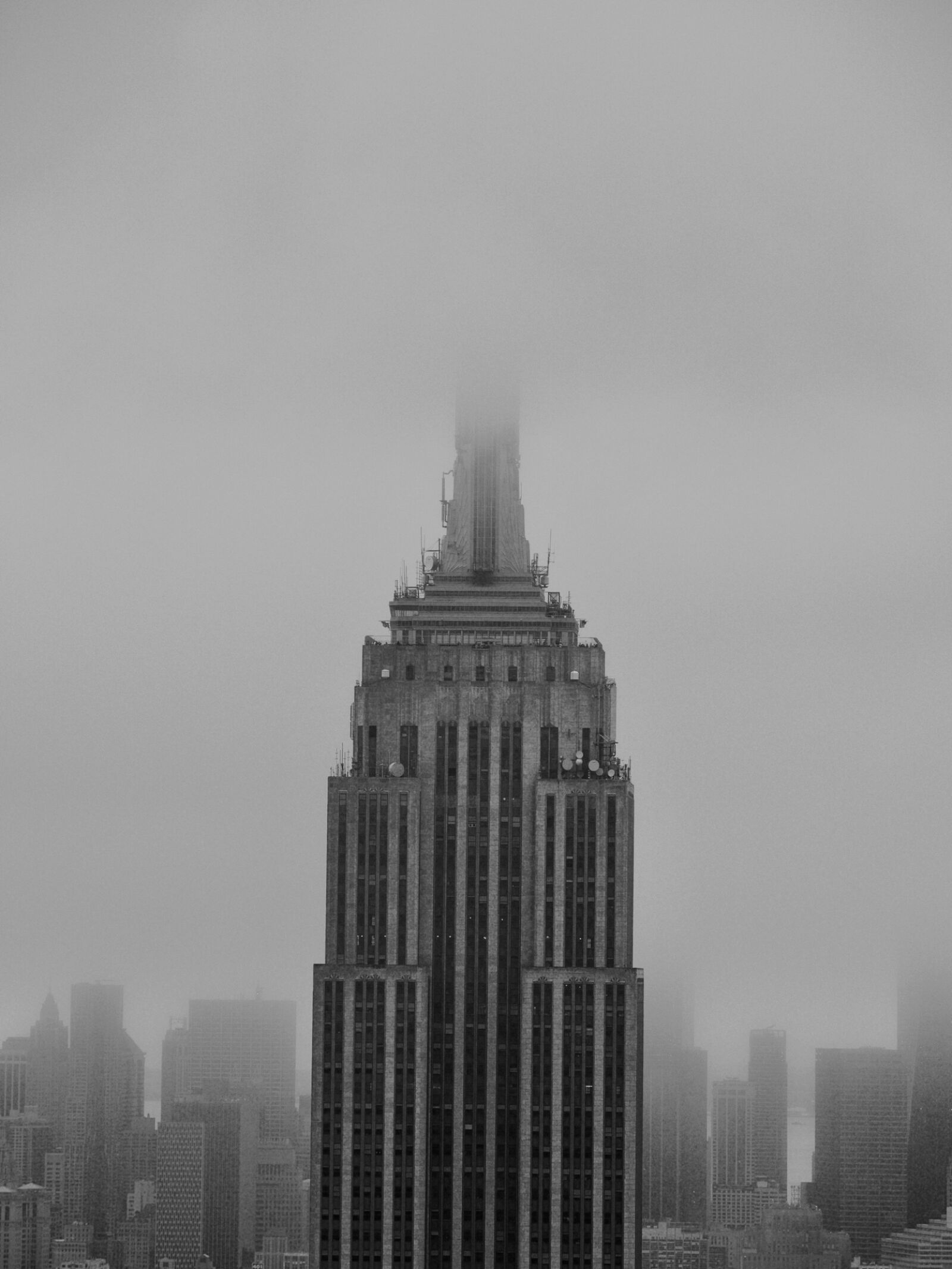 Olympus OM-D E-M10 II sample photo. Black, and, white, building photography