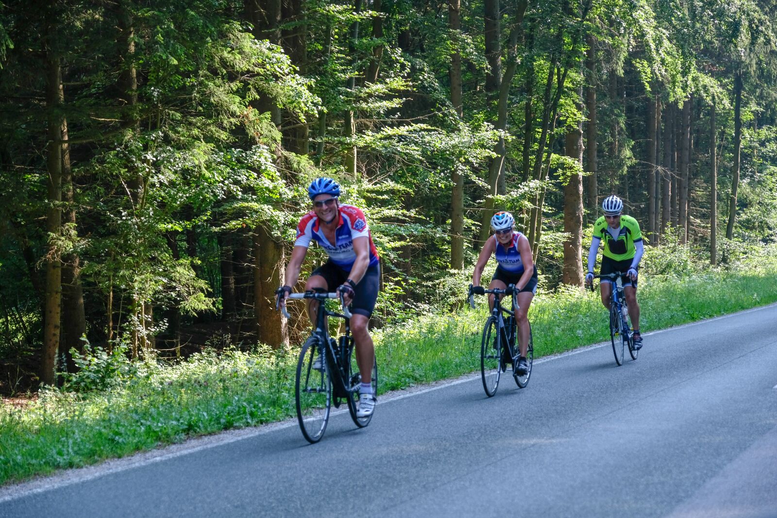 Fujifilm X-T2 sample photo. Road cycling, road bike photography