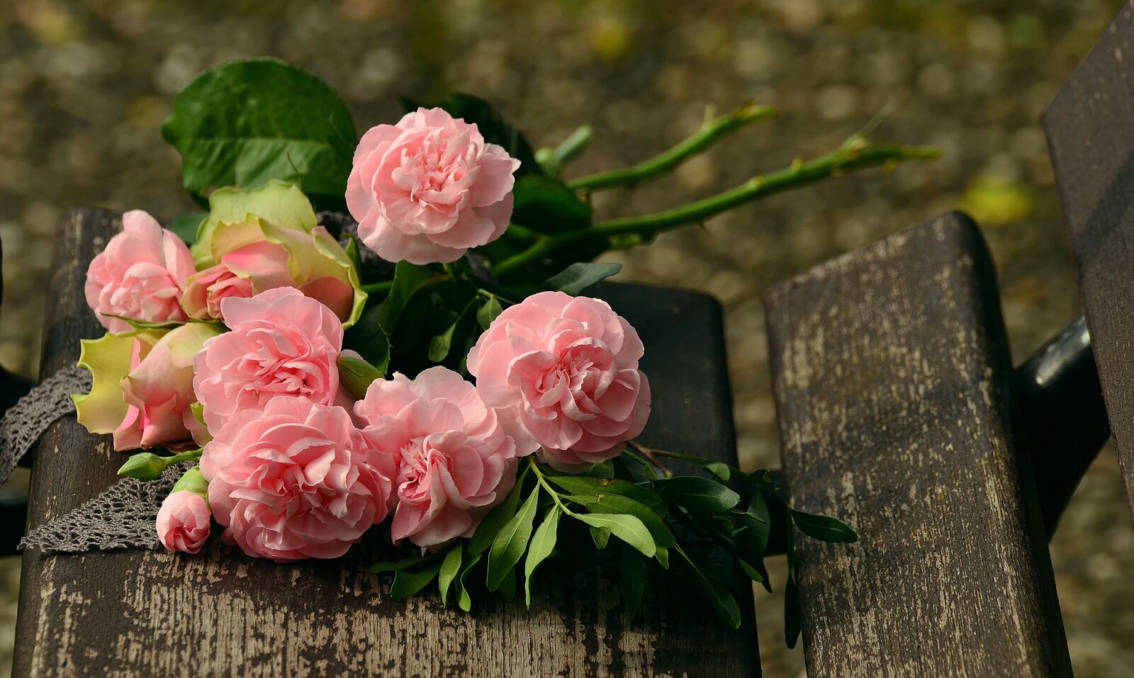 Nikon D5100 sample photo. Bouquet, flowers, cloves photography
