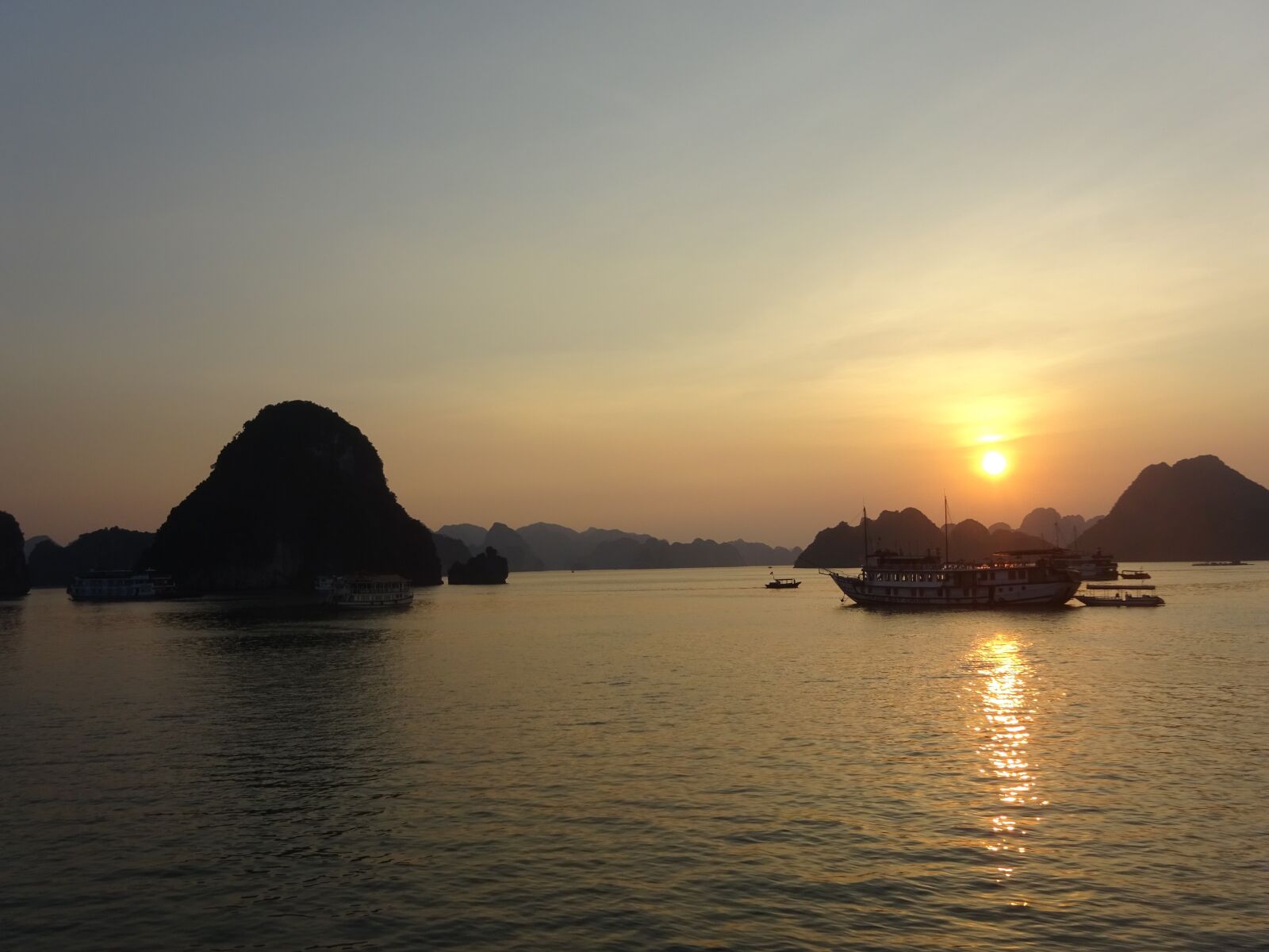 Sony Cyber-shot DSC-WX350 sample photo. Vietnam, ha long bay photography