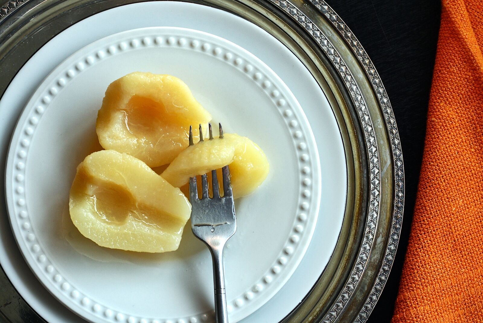 Canon EOS 1000D (EOS Digital Rebel XS / EOS Kiss F) sample photo. Pear, canned pear, organic photography