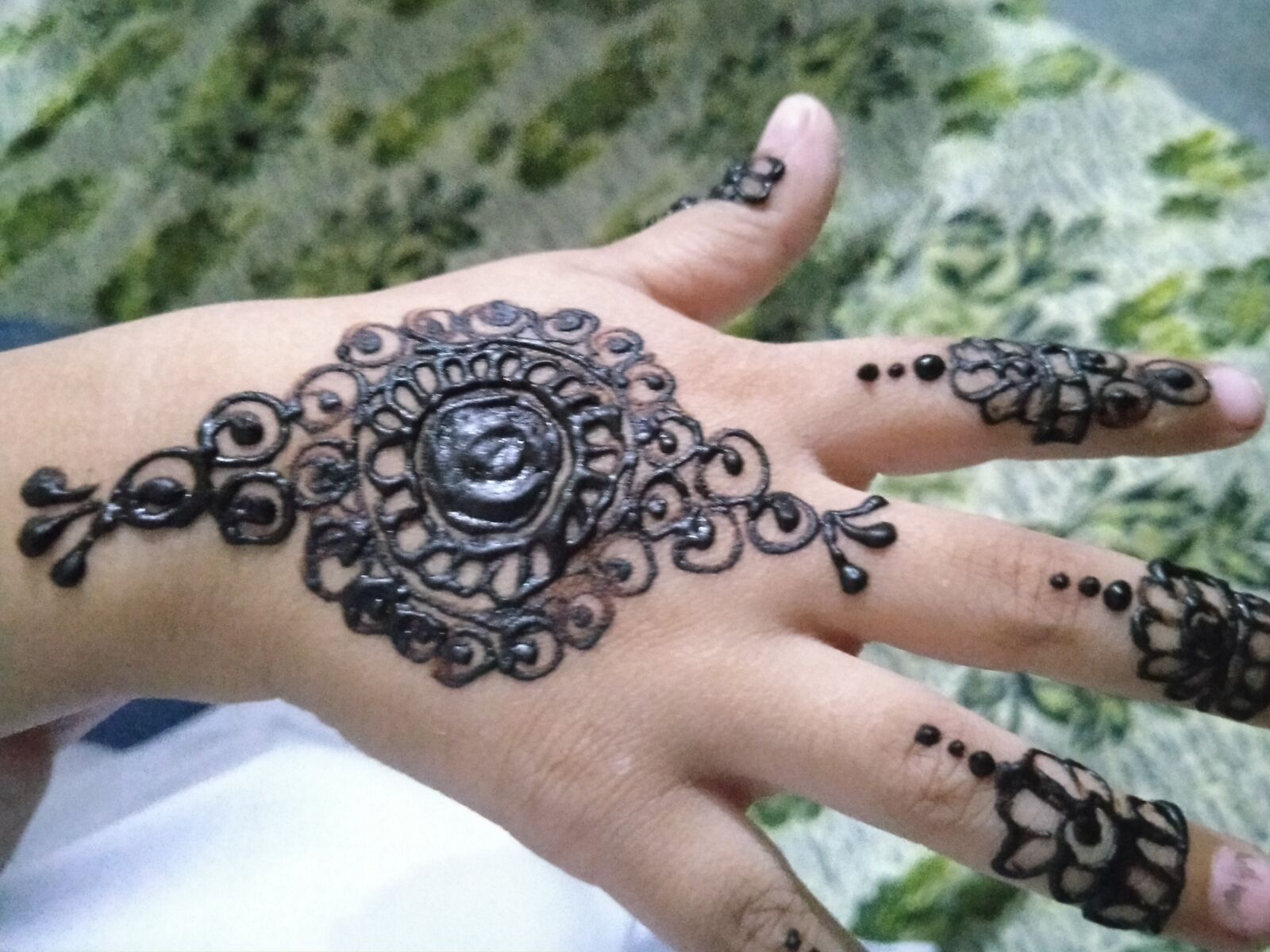 OPPO A5 2020 sample photo. Kids mehndi, mehndi, kids photography