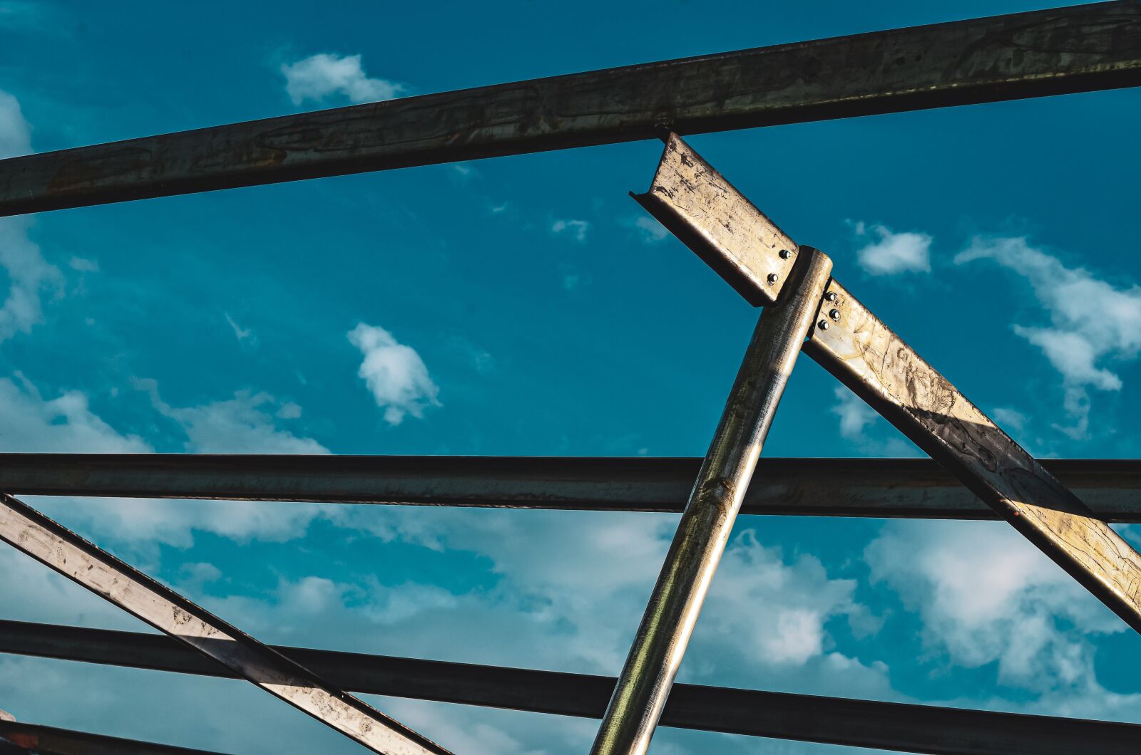 Nikon D5100 sample photo. Iron, metal, daylight photography