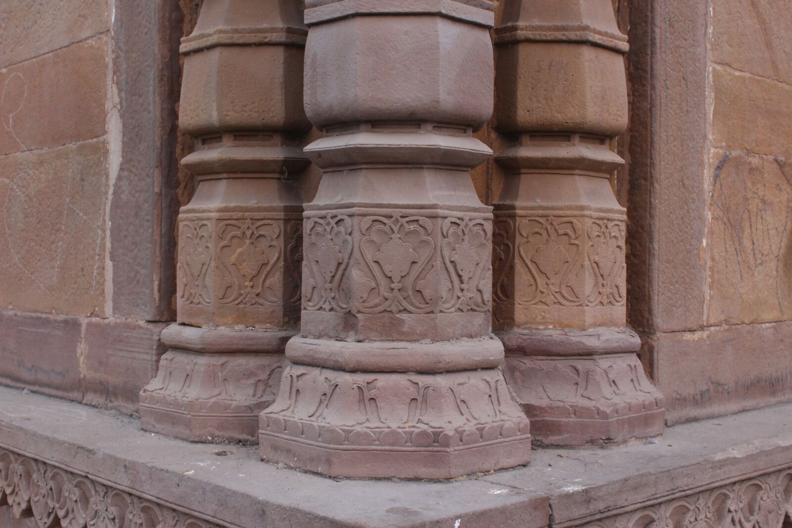 Canon EOS 700D (EOS Rebel T5i / EOS Kiss X7i) sample photo. Exterior, art, temple photography