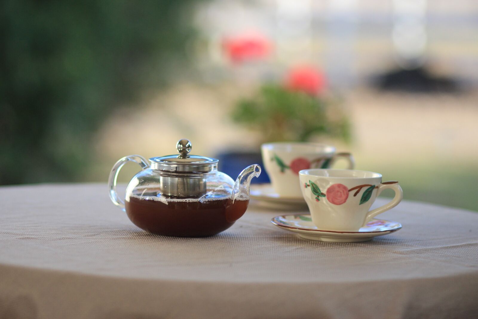 Canon EF 85mm F1.8 USM sample photo. Tea, cup, hot photography