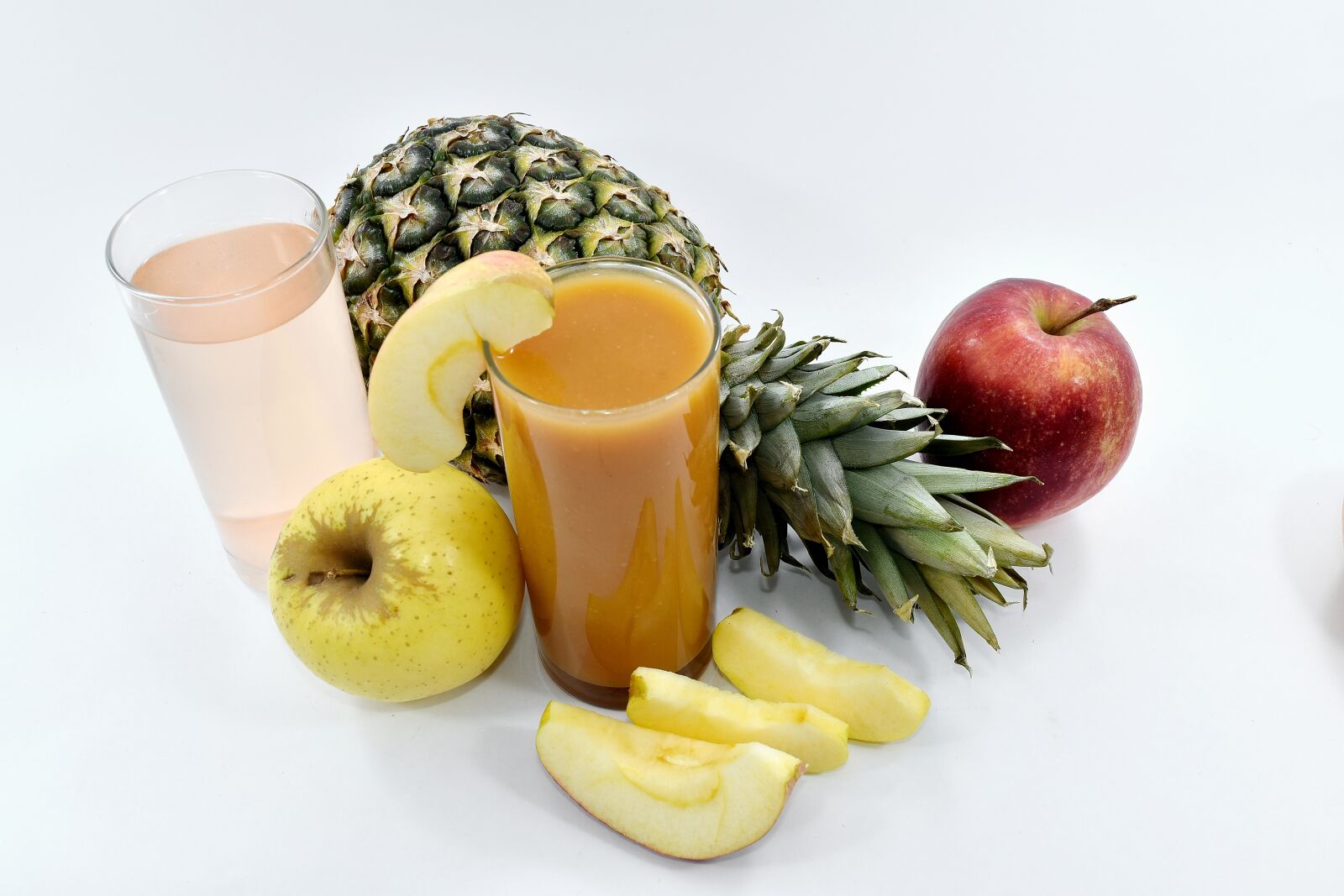 Nikon D5500 sample photo. Apples, cocktails, pineapple, slices photography