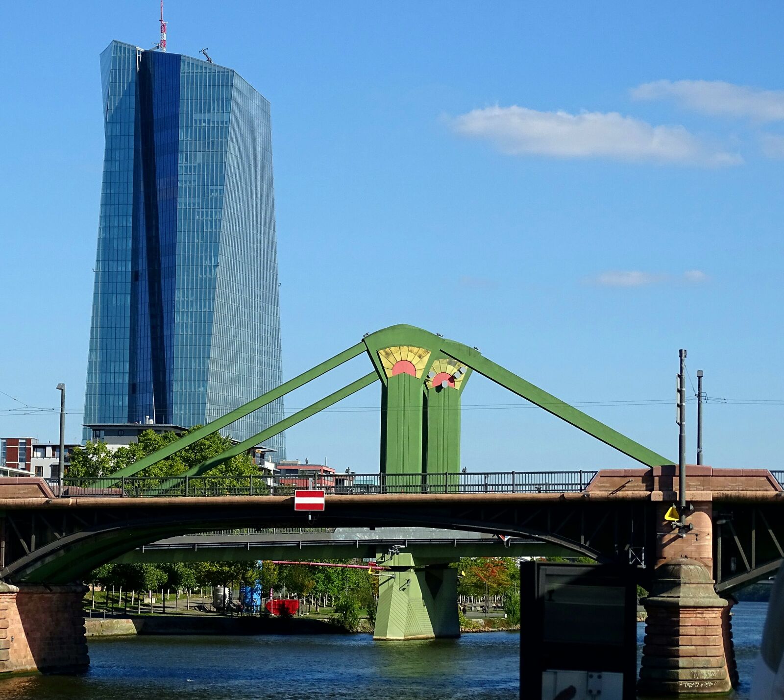 Sony Cyber-shot DSC-HX400V sample photo. Bridge, frankfurt, main photography