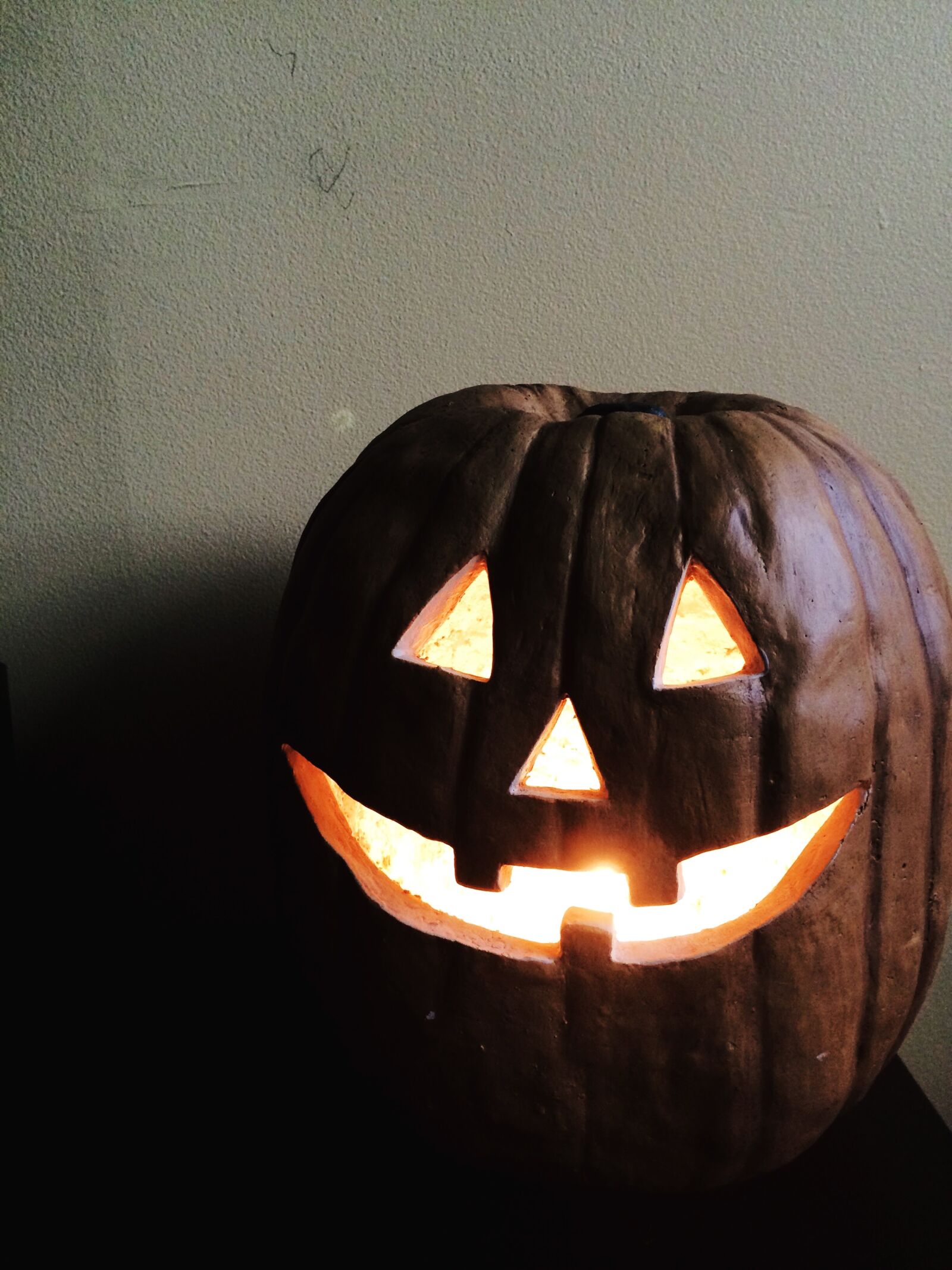 iPhone 5s back camera 4.15mm f/2.2 sample photo. Halloween, jack, o, lantern photography