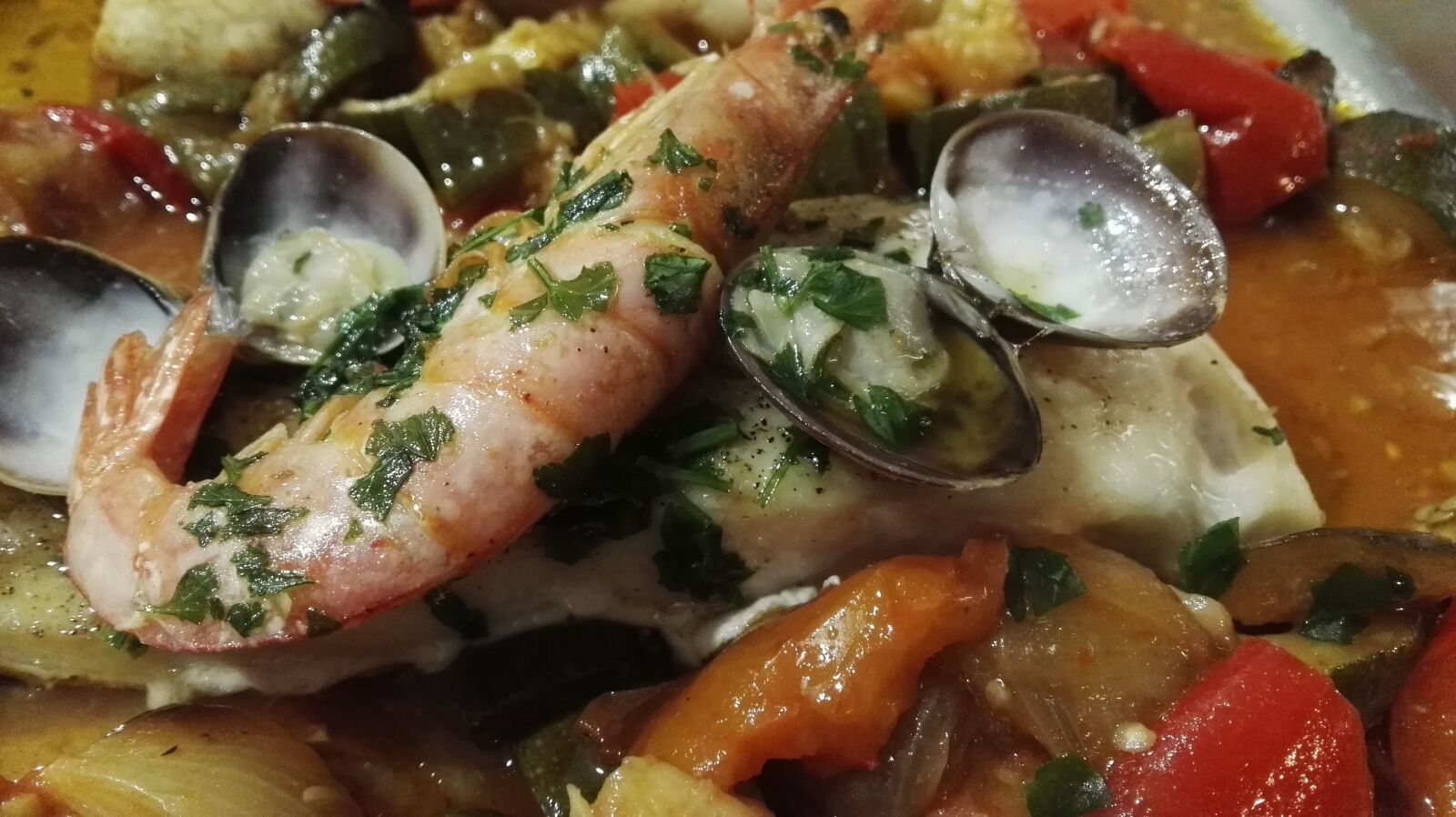 HUAWEI P8 sample photo. Pescado, caldereta, rustidera photography
