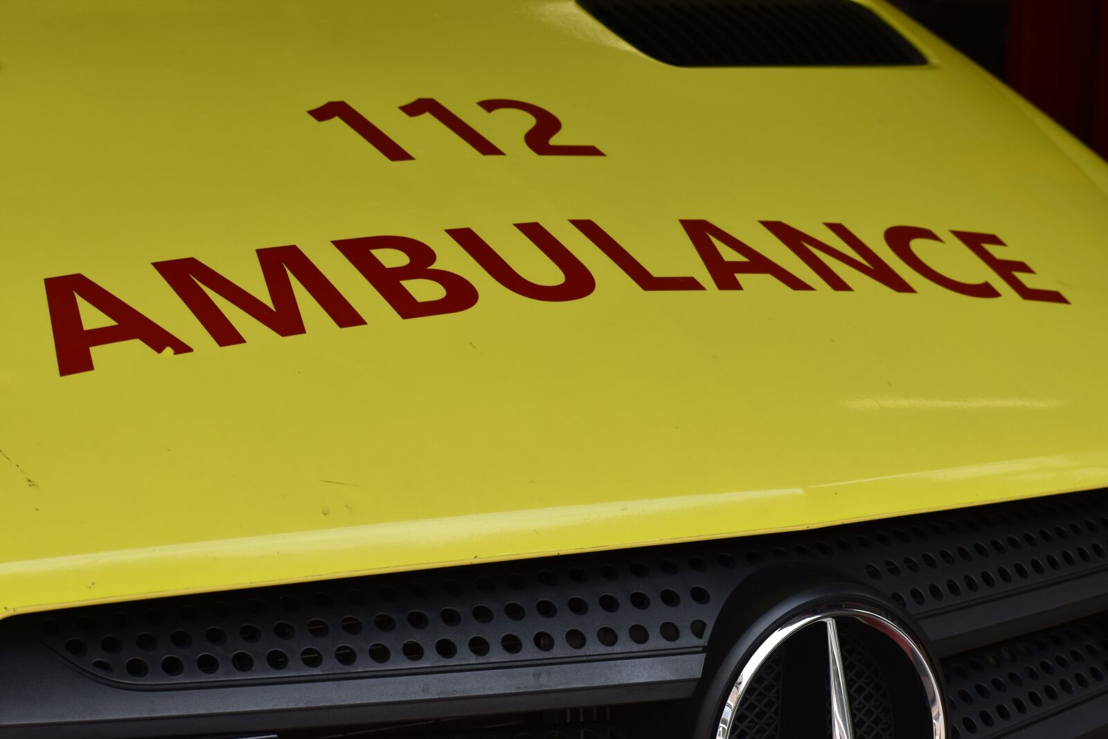 Nikon D3500 sample photo. Ambulance, help, rescuers photography