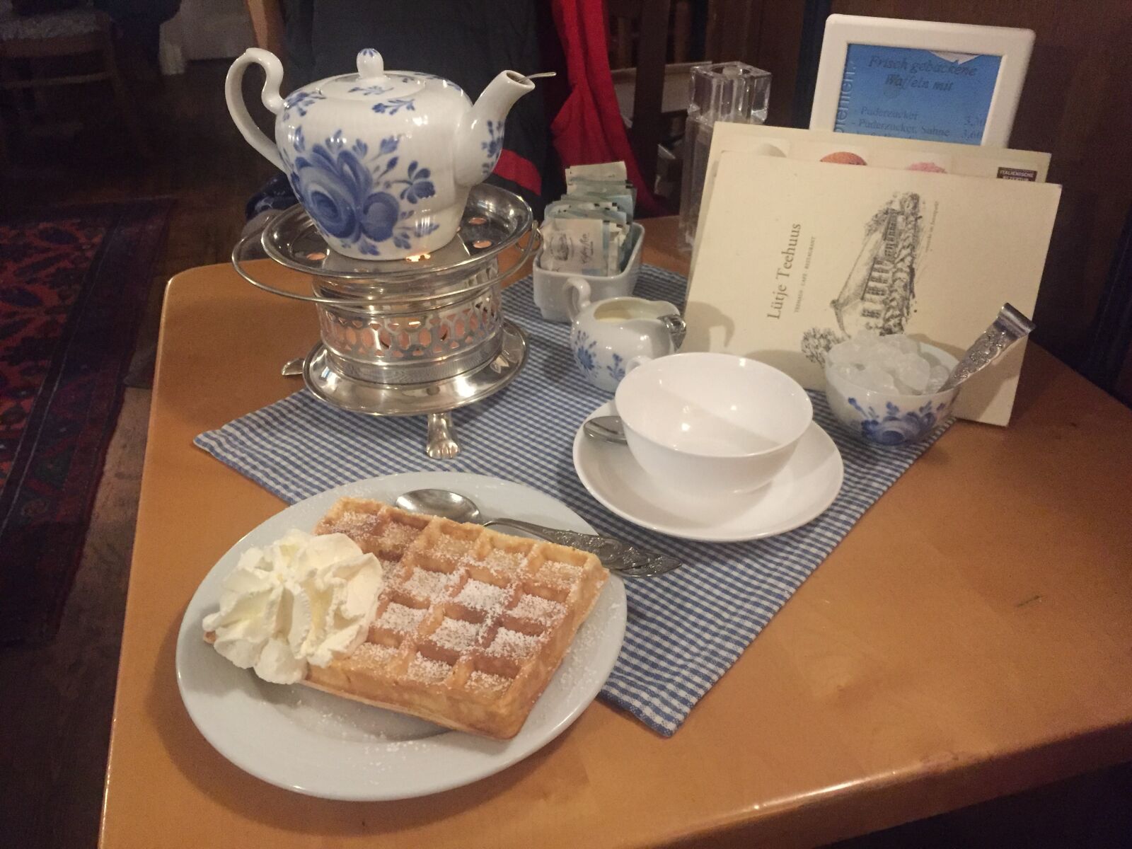 iPhone 6 back camera 4.15mm f/2.2 sample photo. Waffles, tee, island photography