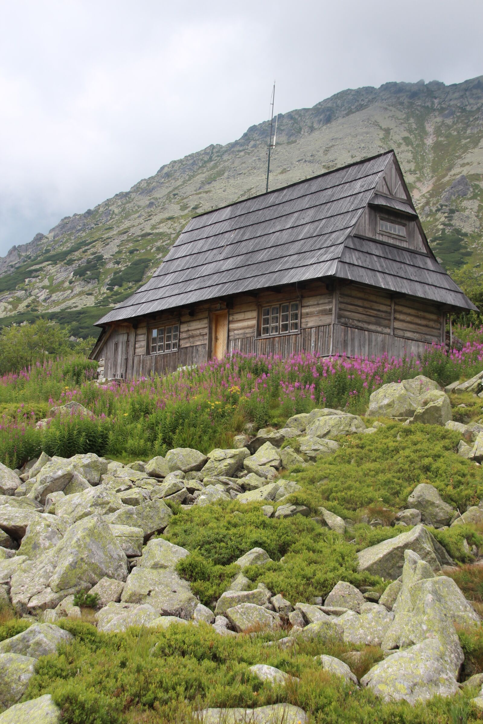 Canon EOS 600D (Rebel EOS T3i / EOS Kiss X5) sample photo. Tatry, valley of five photography