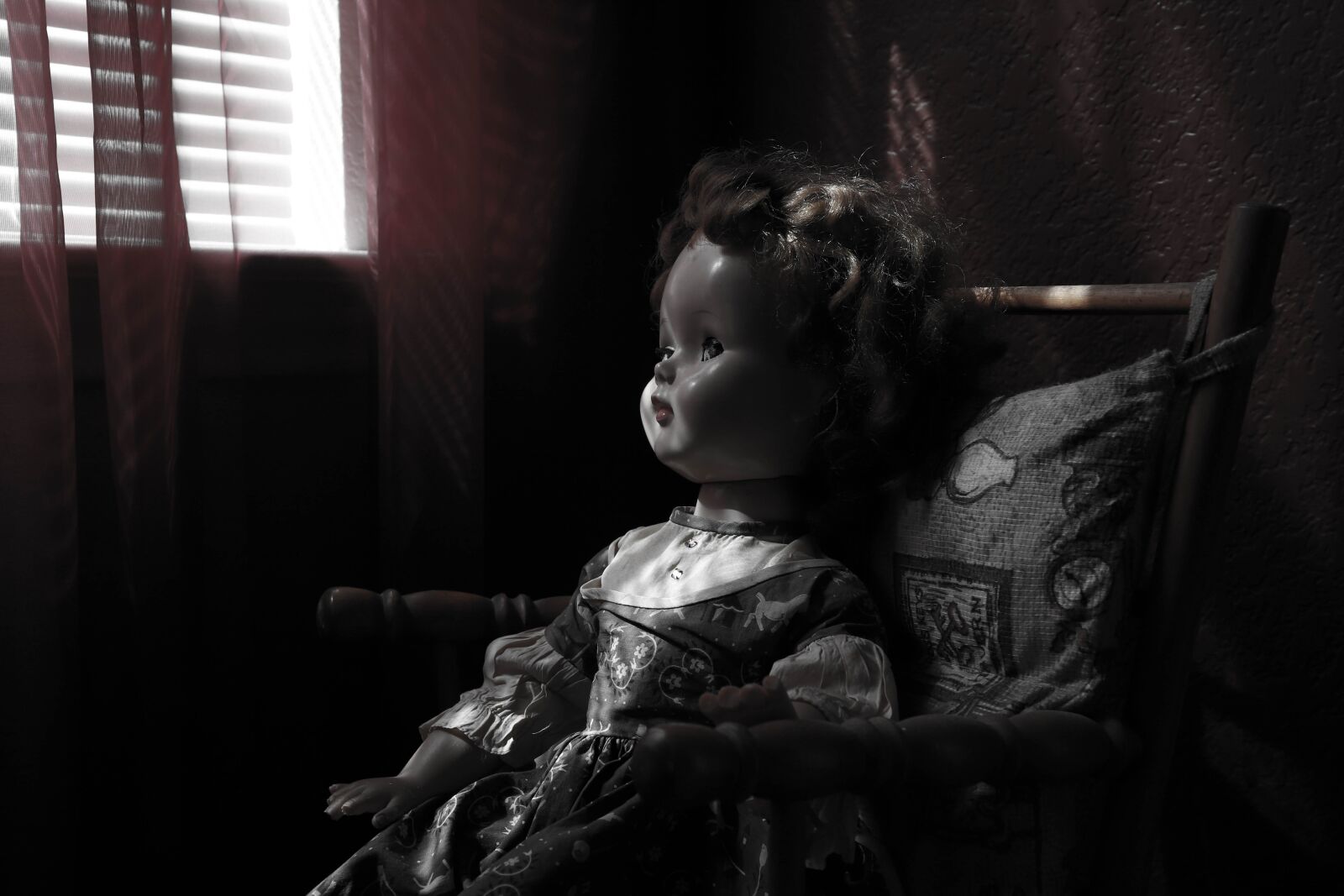 Canon EOS 6D Mark II sample photo. Doll, creepy, scary photography
