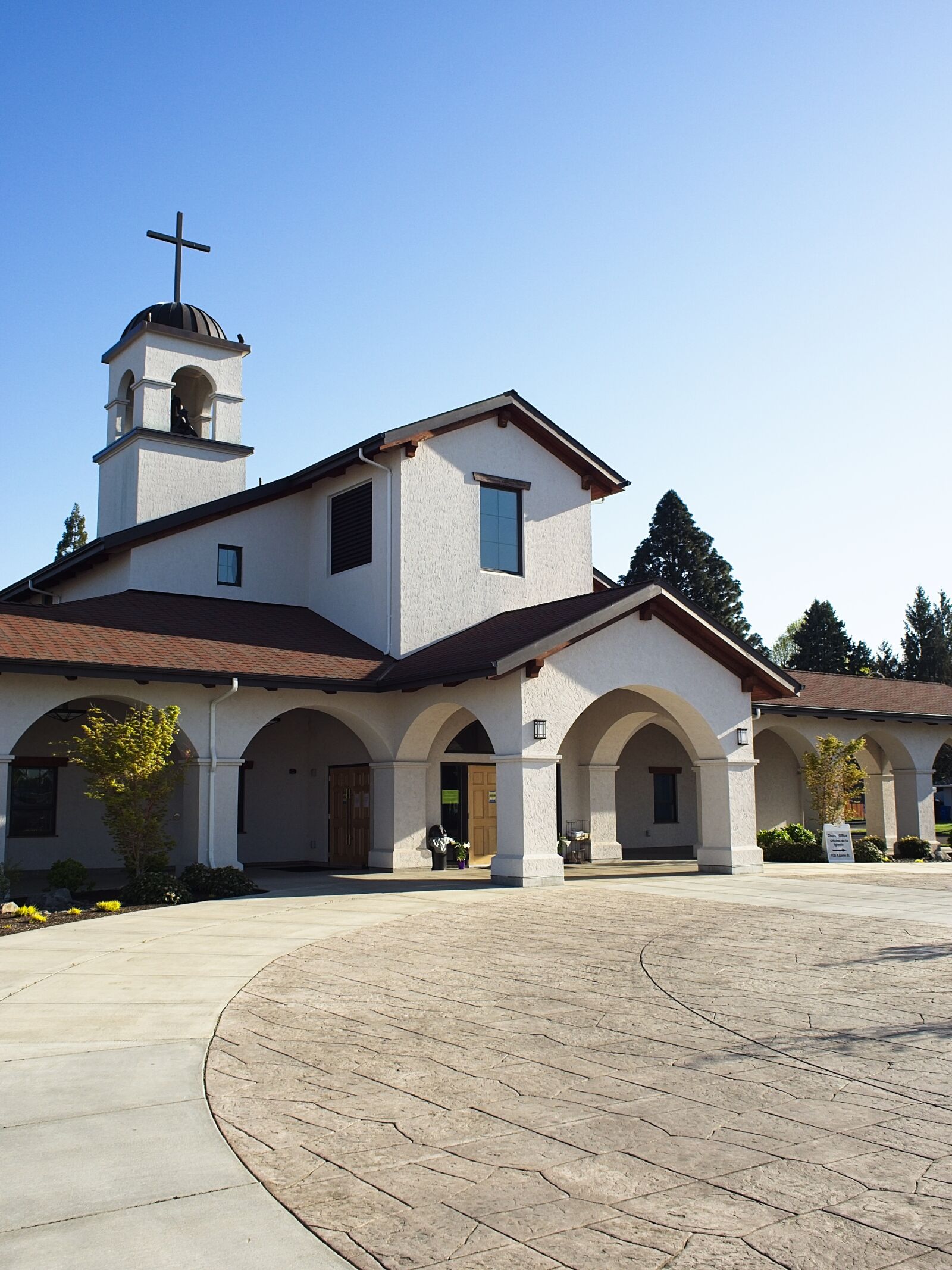 Olympus OM-D E-M1 sample photo. Church, cross, religion photography