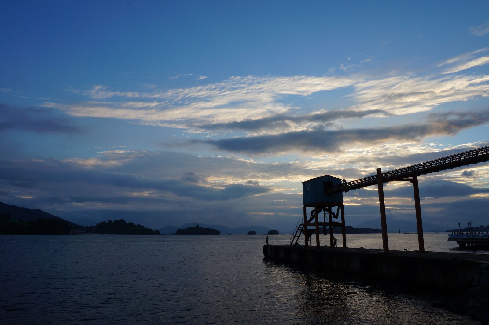 Sony Alpha NEX-3N sample photo. Republic of korea, glow photography