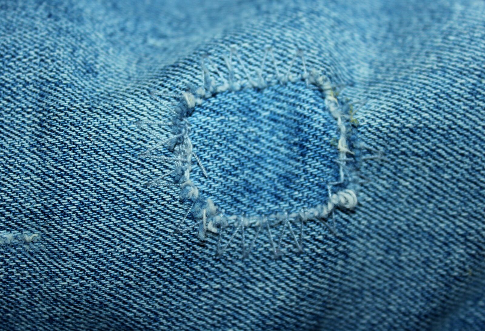 Canon EOS 1200D (EOS Rebel T5 / EOS Kiss X70 / EOS Hi) sample photo. Jeans, material, patch photography