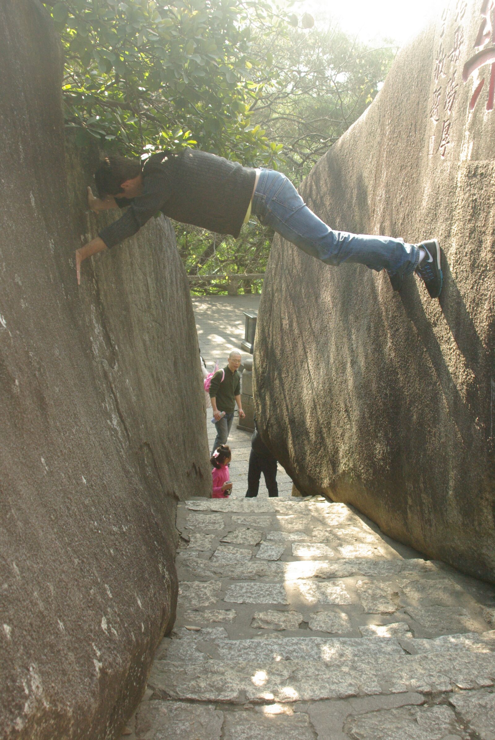 Pentax K10D sample photo. Man, climb, wall photography