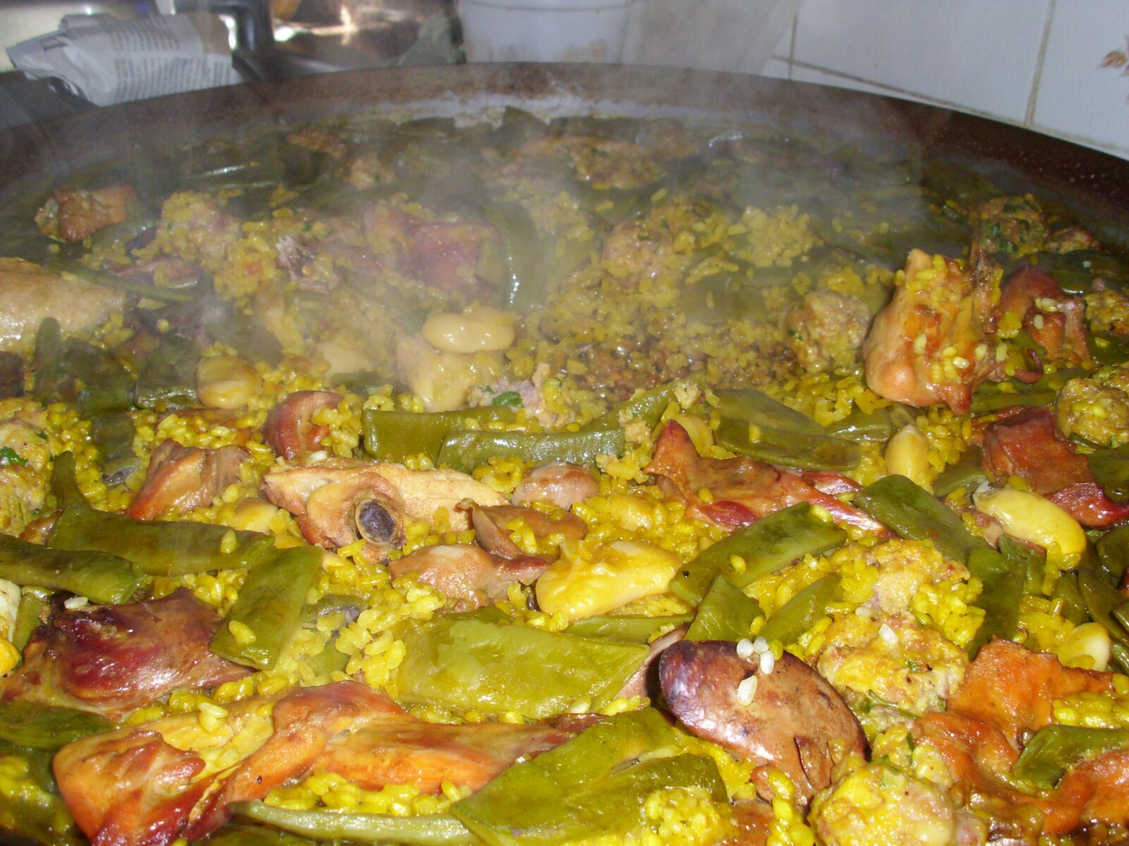 Benq DC E103X series sample photo. Paella, typical, valencia photography