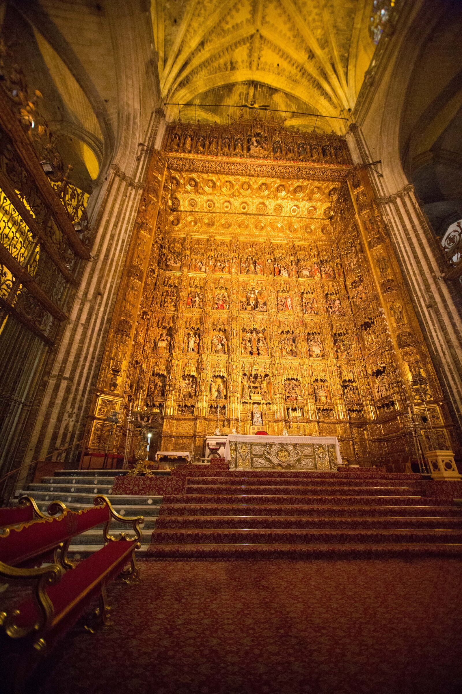 Canon EOS 5D Mark III sample photo. Dom, seville, church photography