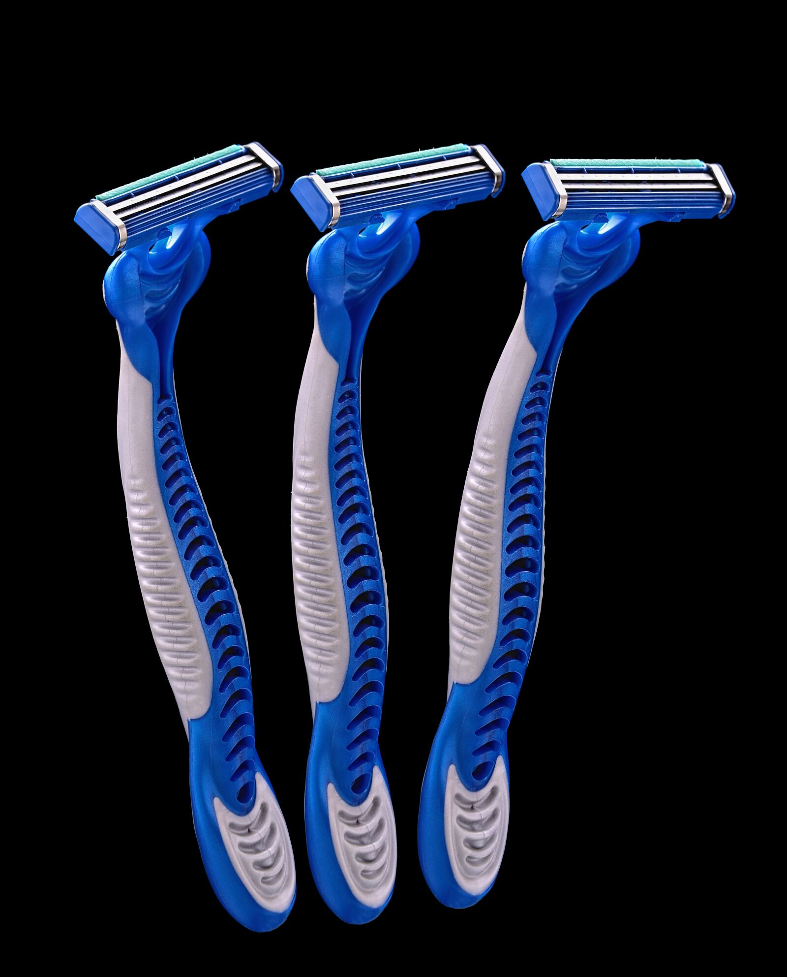 Nikon D7000 sample photo. Razors, sharp, shaving photography