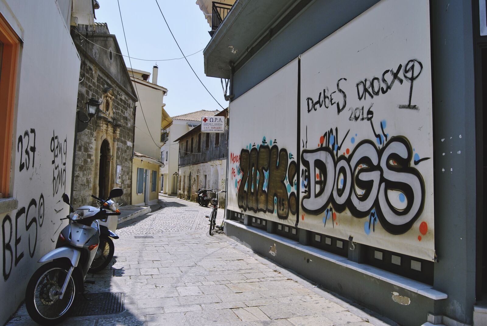 Nikon D3000 sample photo. Graffitti, greek, greece photography