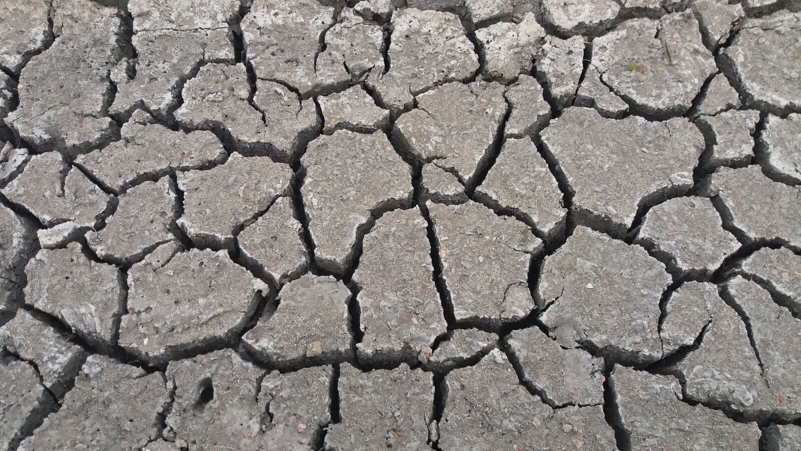 Samsung Galaxy J5 sample photo. Drought, arid, climate photography