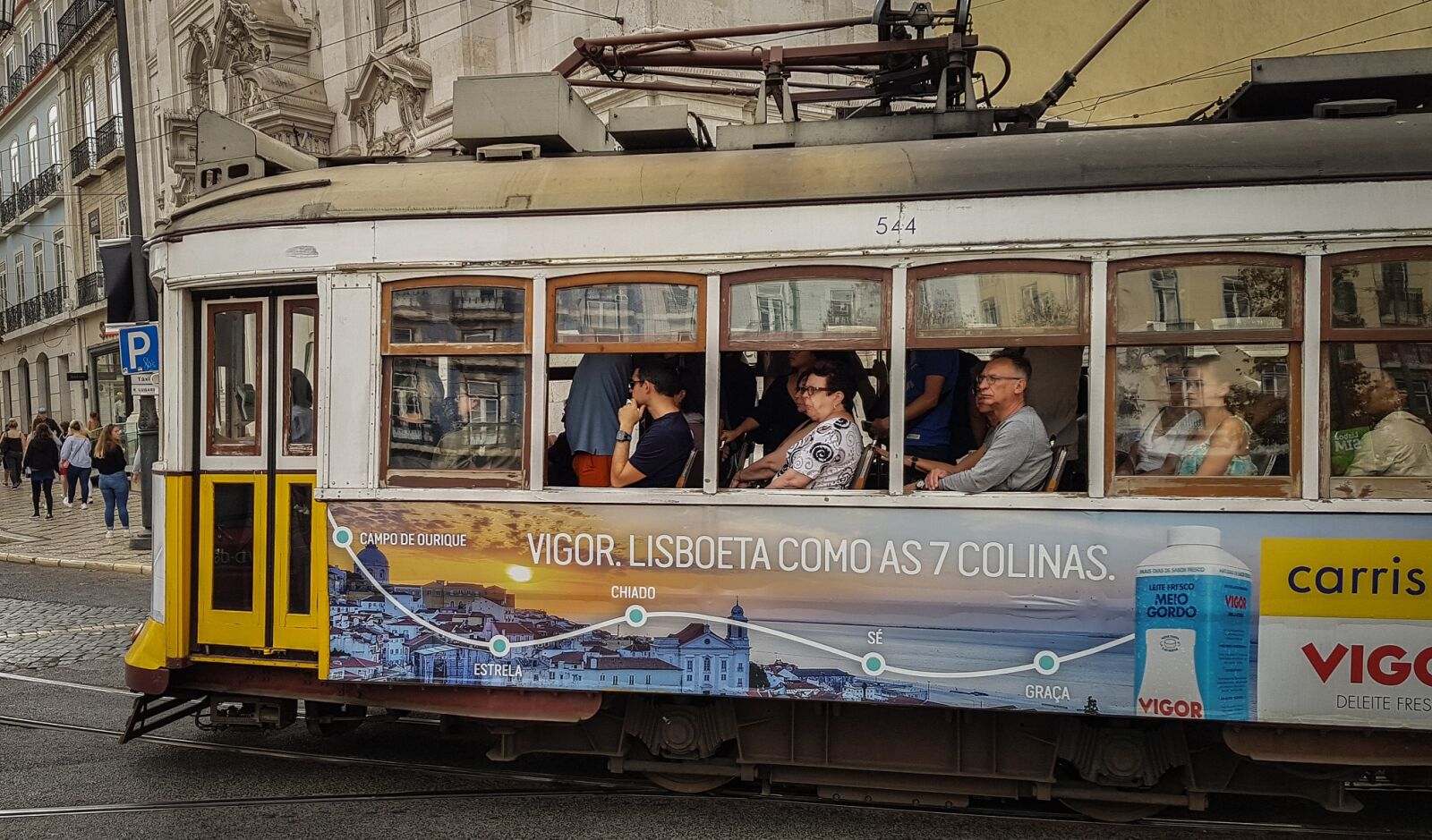 Samsung Galaxy S8 sample photo. Lisbon, tram streetcar, tram photography