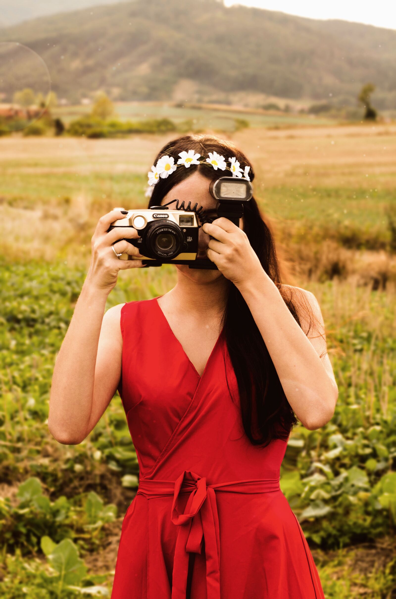 Nikon D5100 sample photo. Girl, camera, dress photography