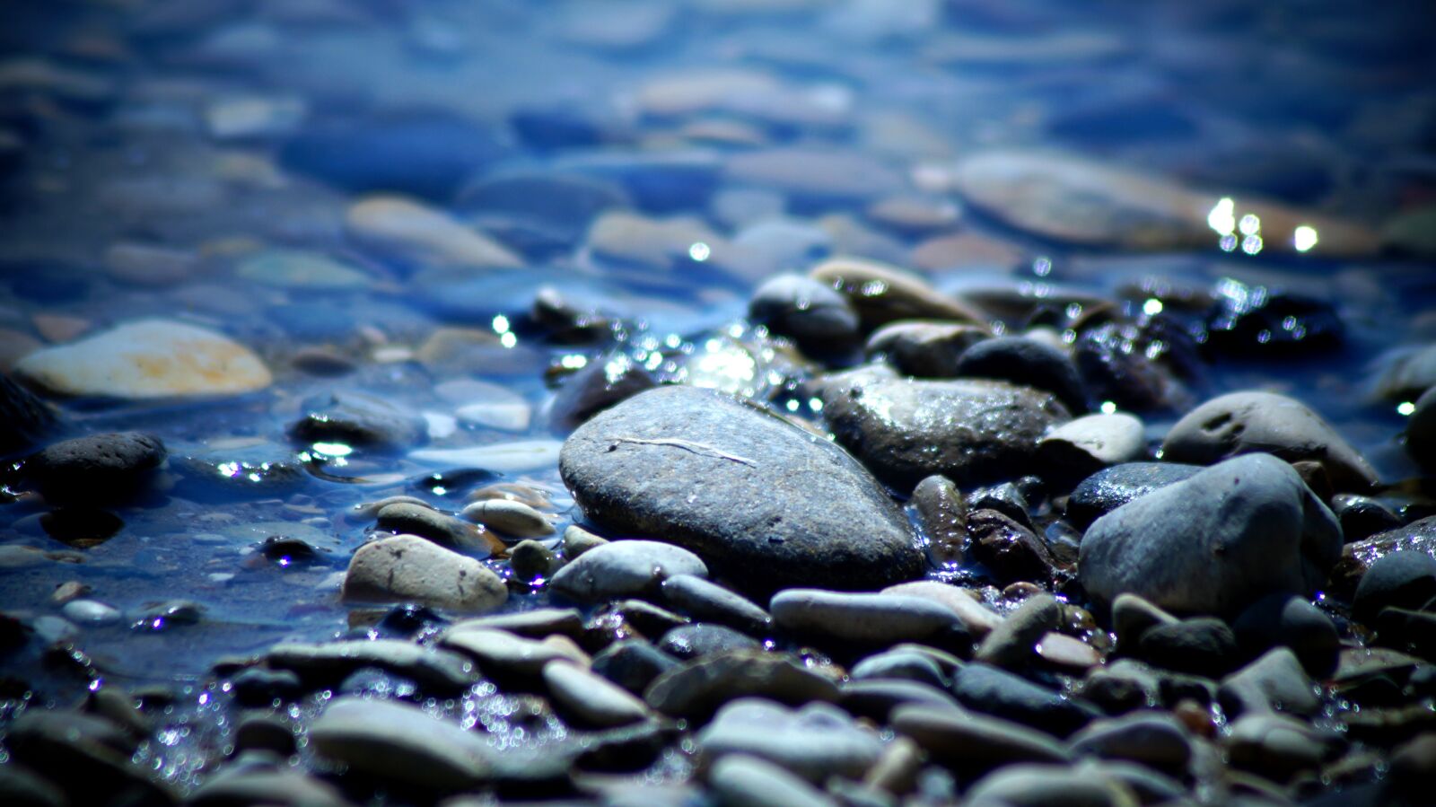 Sony SLT-A58 sample photo. Water, stones, the river photography