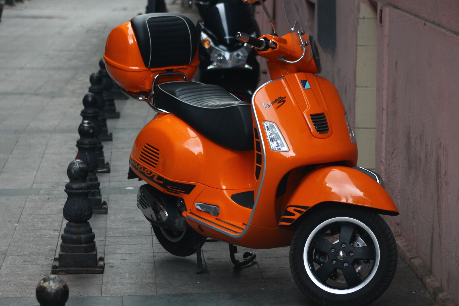 Canon EOS 1100D (EOS Rebel T3 / EOS Kiss X50) sample photo. Motorcycles, street, road photography