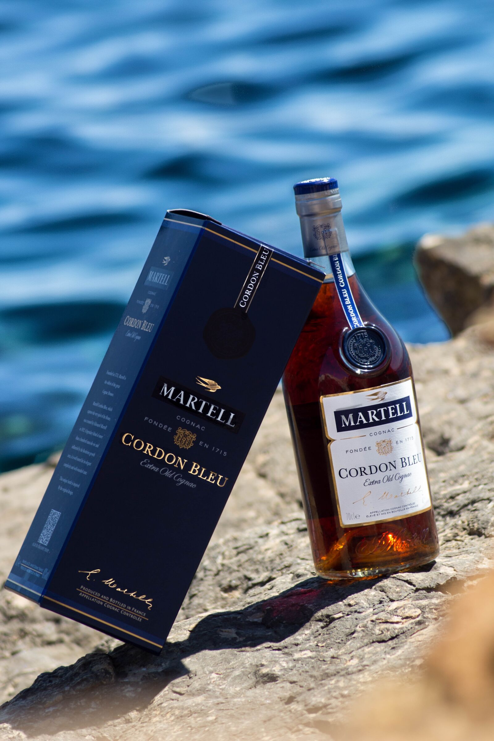 Canon EOS 100D (EOS Rebel SL1 / EOS Kiss X7) sample photo. Cognac, liquor, martell photography