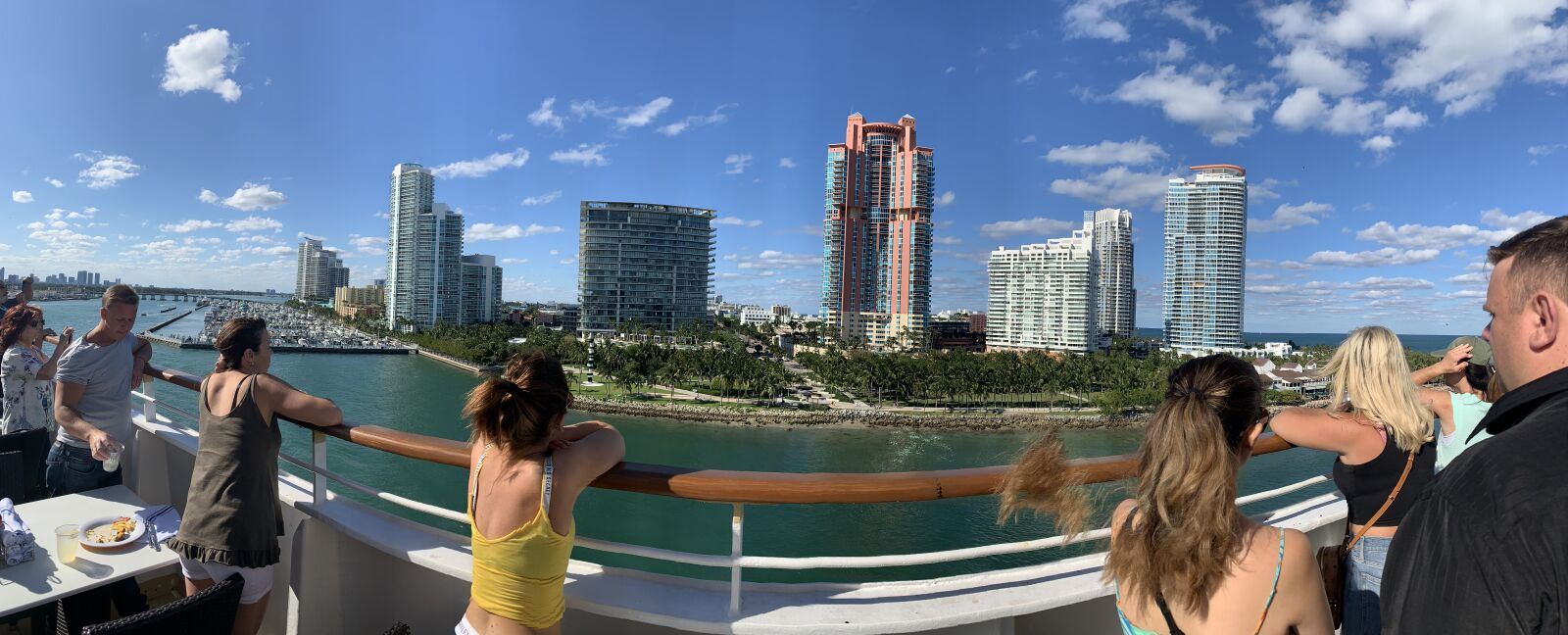 Apple iPhone XR sample photo. Miami, cruise, vacation photography