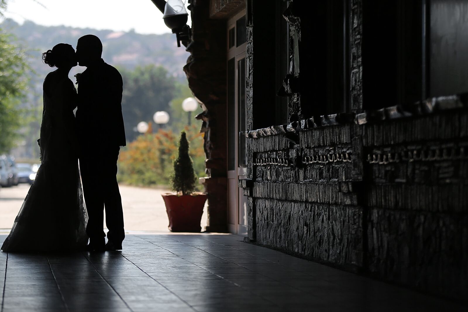 Canon EOS 5D Mark III sample photo. Groom, bride, shadow, darkness photography