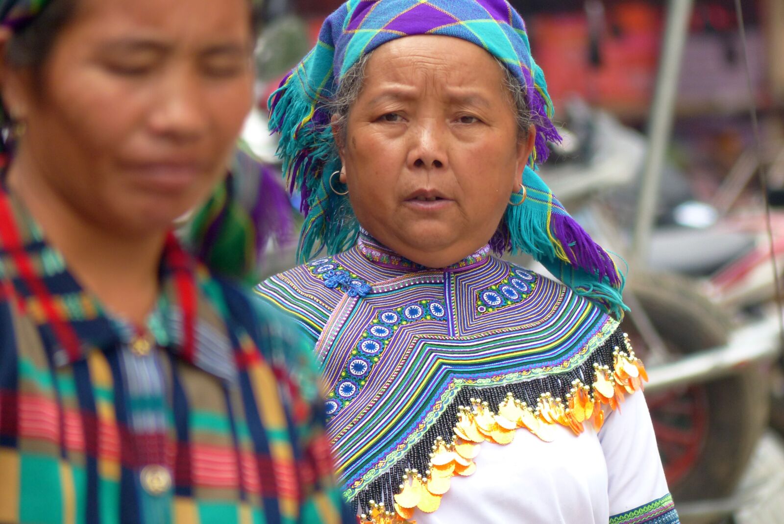 Panasonic Lumix DMC-FZ200 sample photo. Vietnam, hmong, woman photography
