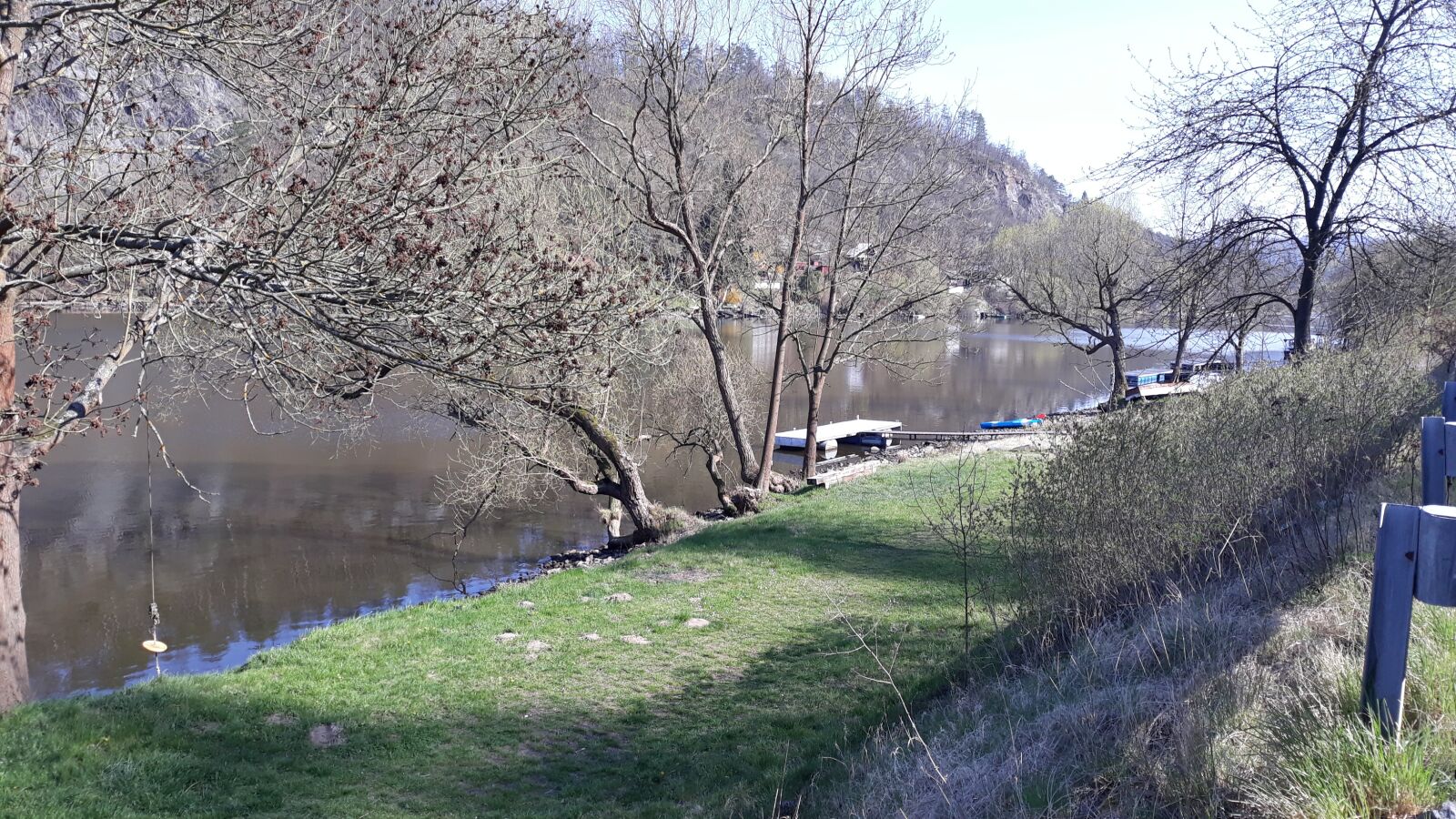 Samsung Galaxy J5 sample photo. Vltava, river, spring photography