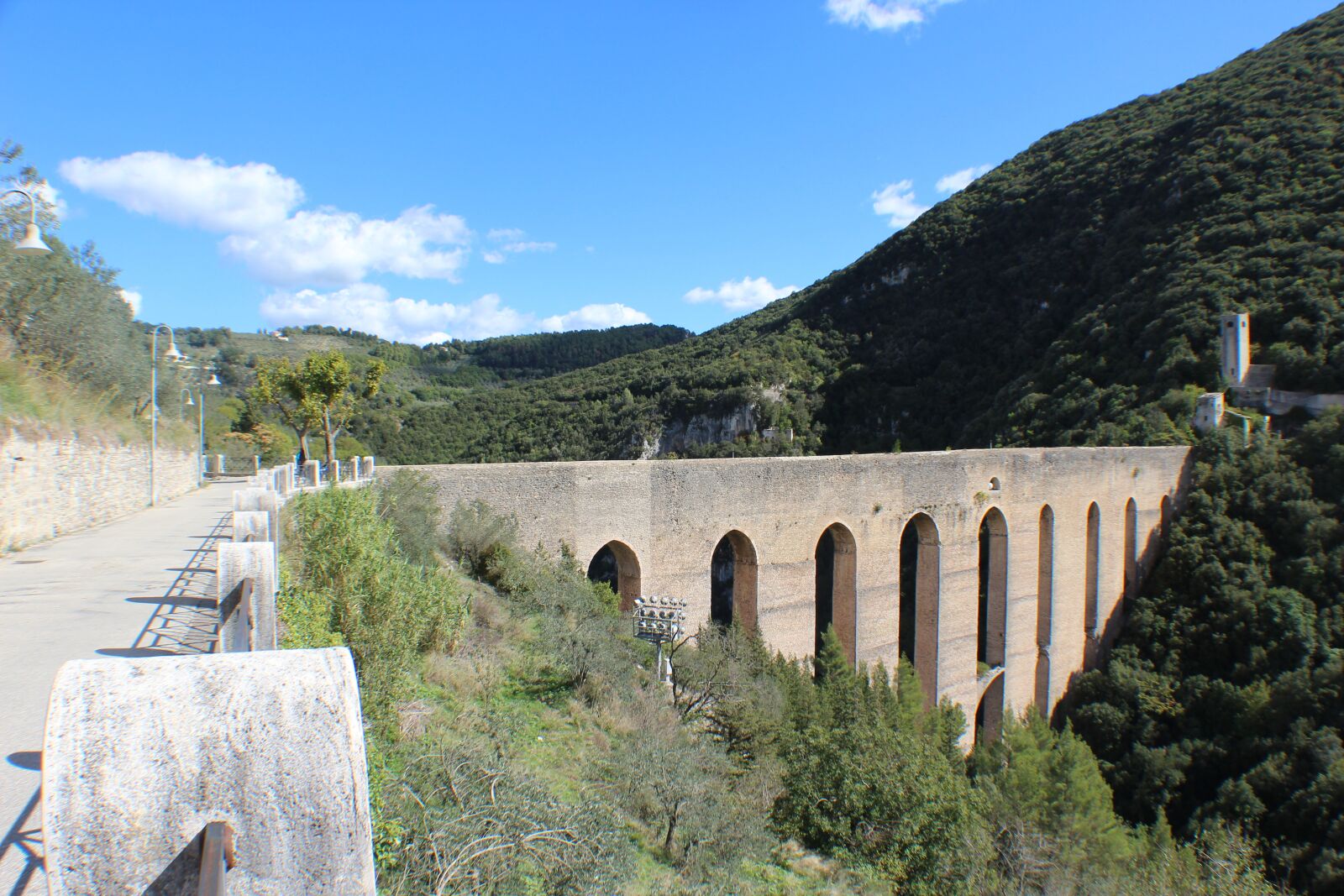 Canon EOS 1200D (EOS Rebel T5 / EOS Kiss X70 / EOS Hi) sample photo. Umbria, spoleto, bridge photography