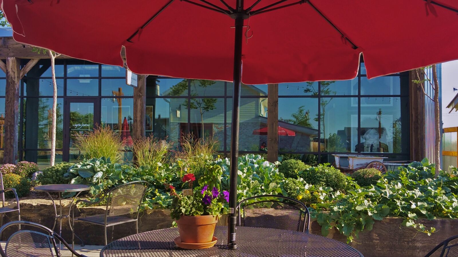 Samsung Galaxy Note4 sample photo. Patio, table, furniture photography