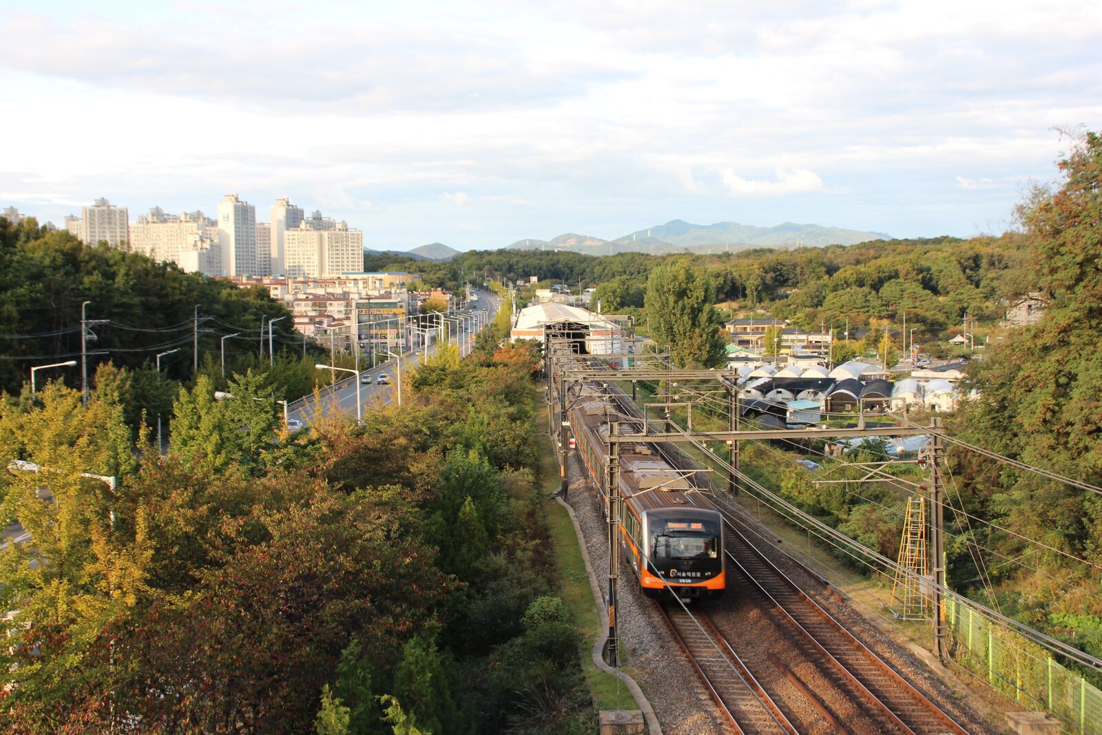 Canon EOS 600D (Rebel EOS T3i / EOS Kiss X5) sample photo. Train, subway, republic of photography