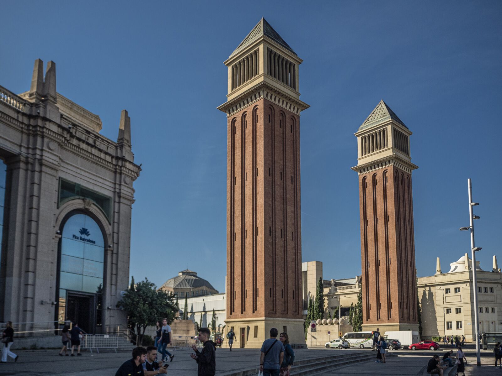 Olympus OM-D E-M5 II sample photo. Barcelona, catalonia, city photography