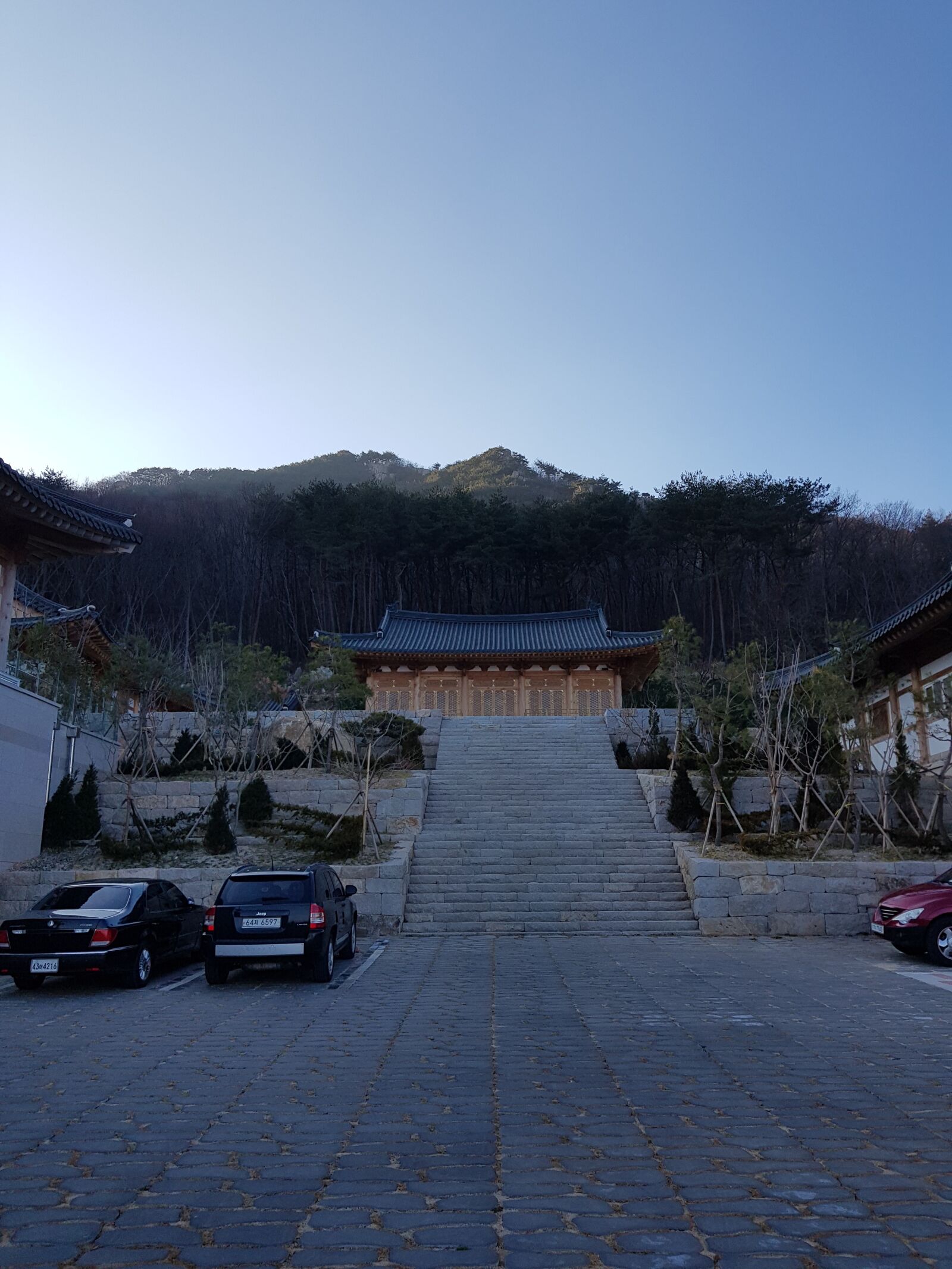 Samsung Galaxy S8 sample photo. Live, mountain, sky photography