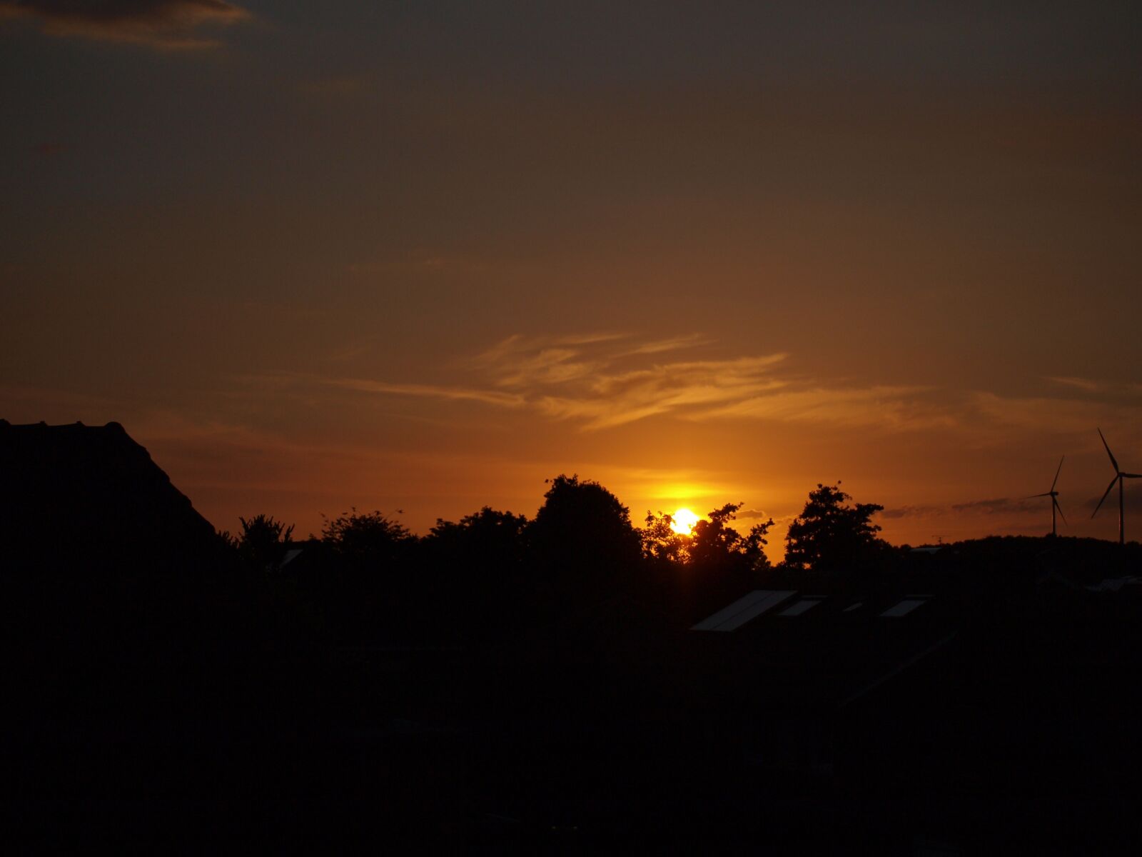 Olympus E-420 (EVOLT E-420) sample photo. Sunset, evening, silhouette photography