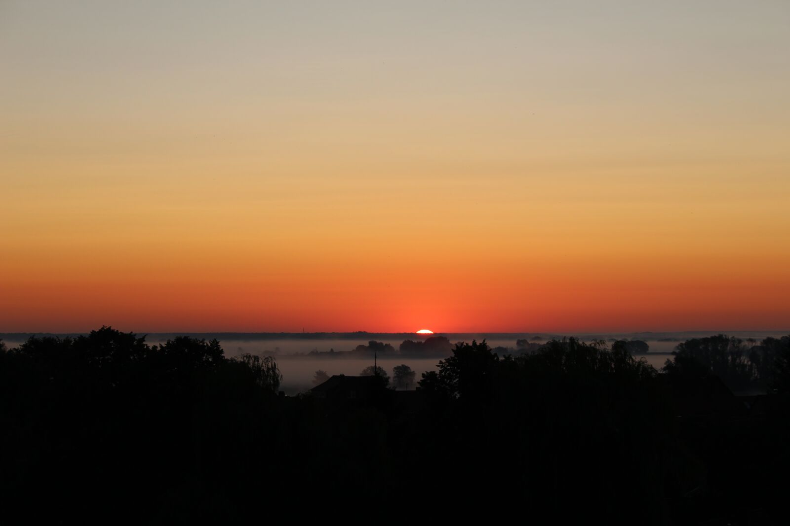 Canon EOS 100D (EOS Rebel SL1 / EOS Kiss X7) sample photo. Sky, mood, sunrise photography
