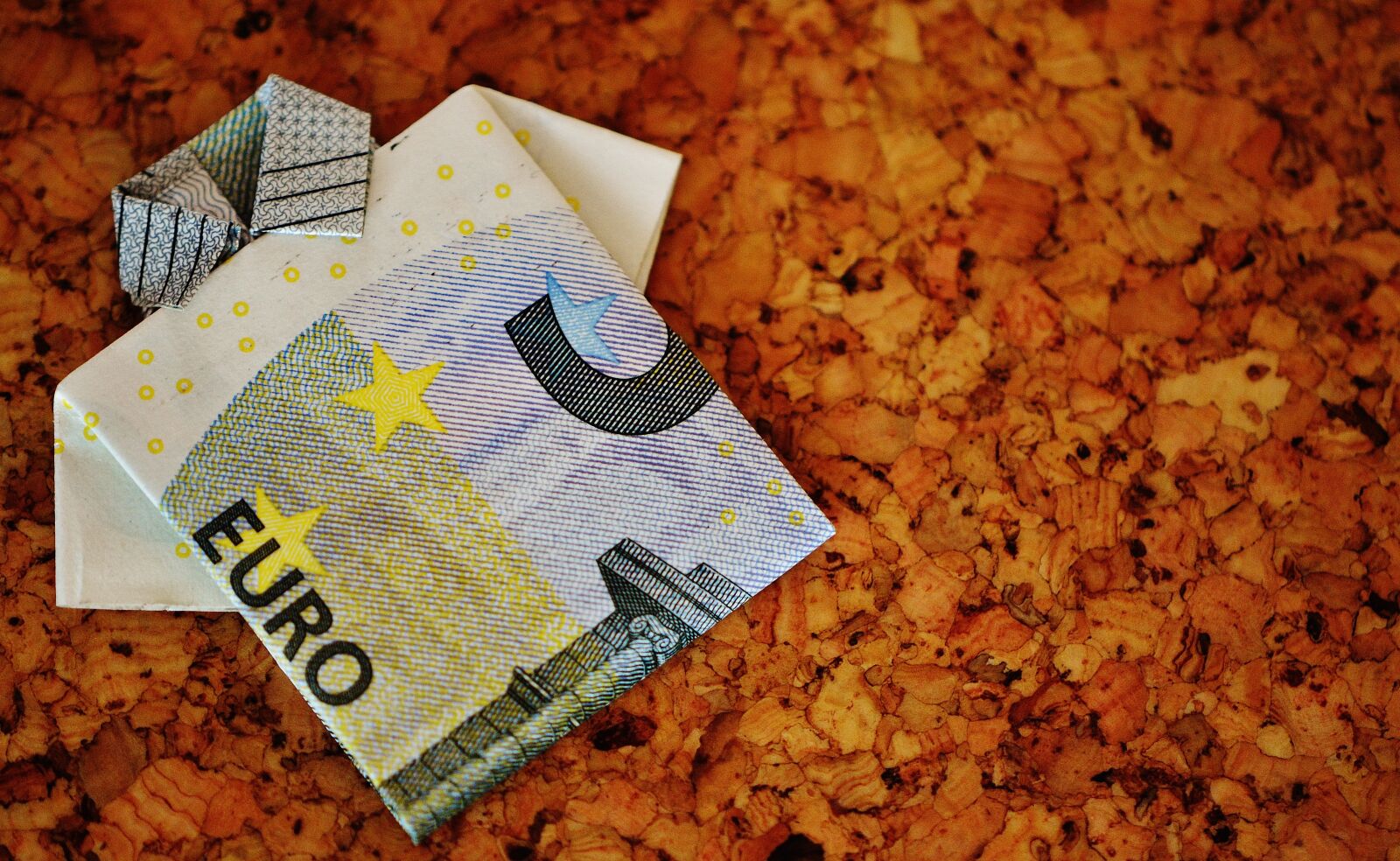 Nikon D3200 sample photo. The last shirt, dollar photography