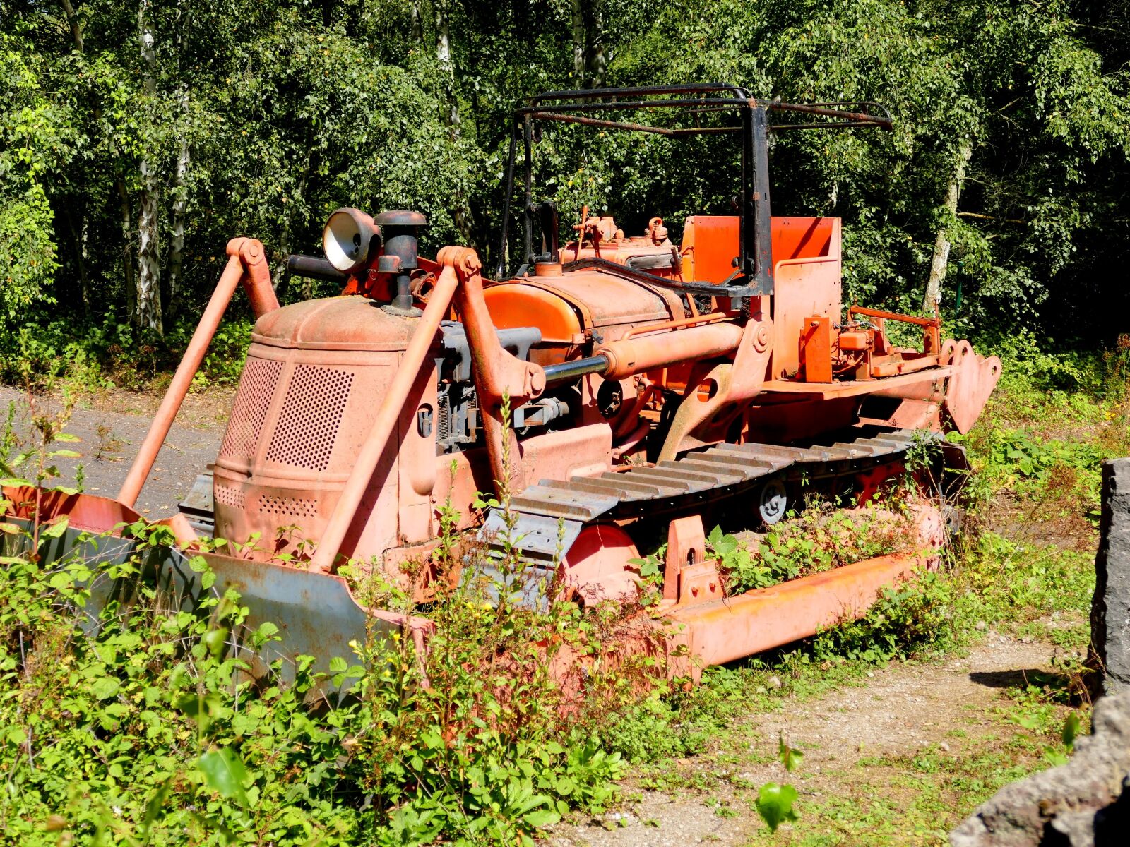 Panasonic Lumix DMC-FZ1000 sample photo. Excavators, oldtimer, old photography