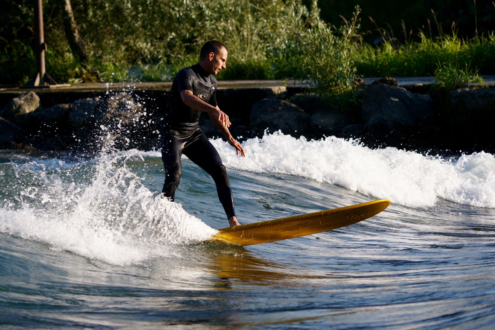 Minolta/Sony AF 70-200mm F2.8 G sample photo. Surfer, river surfing, surfboard photography