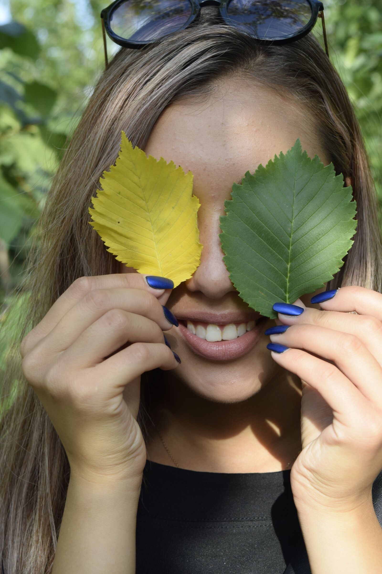 Nikon D3300 sample photo. Leaves, autumn, smile photography